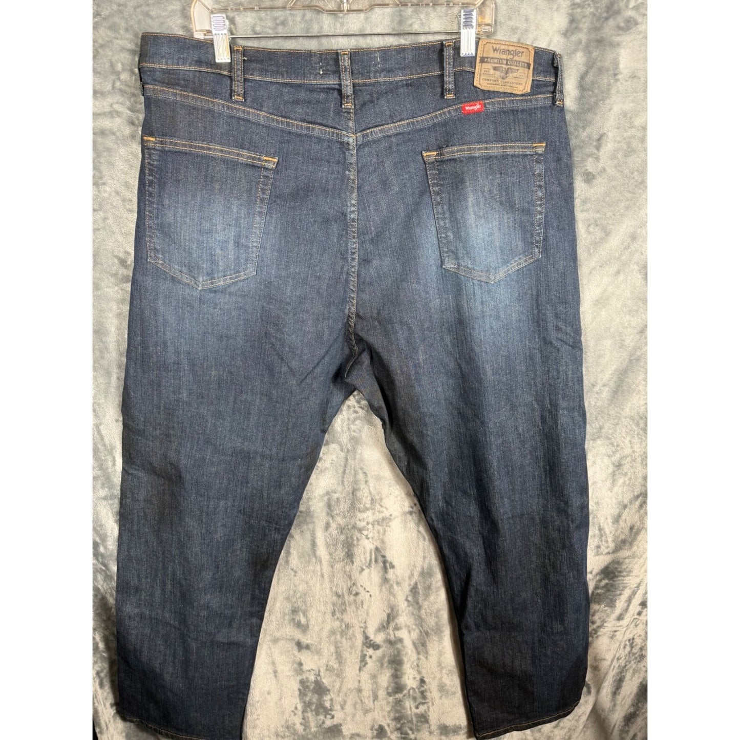 Wrangler Denim Men's Pants Relaxed Fit Jeans Adult Size Men’s 42-30
