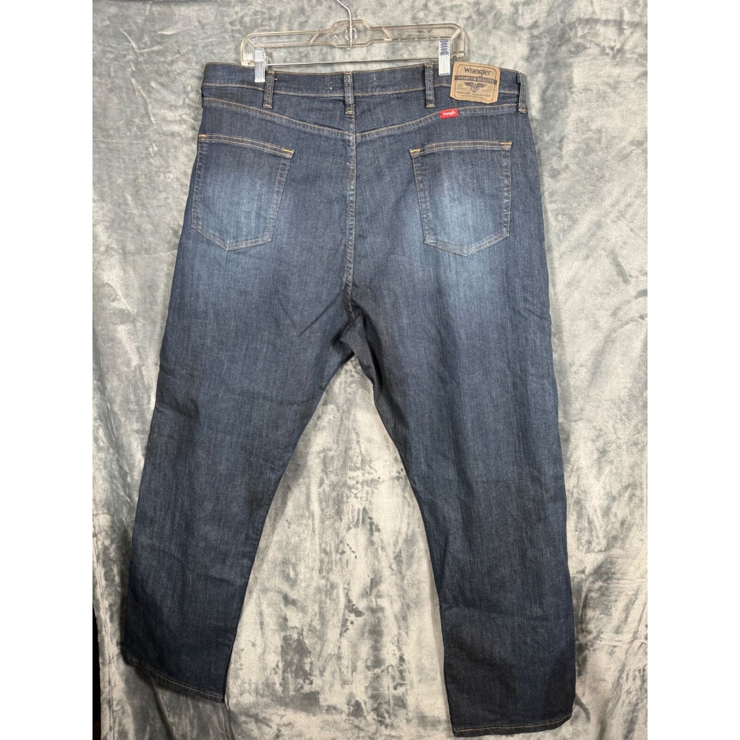 Wrangler Denim Men's Pants Relaxed Fit Jeans Adult Size Men’s 42-30