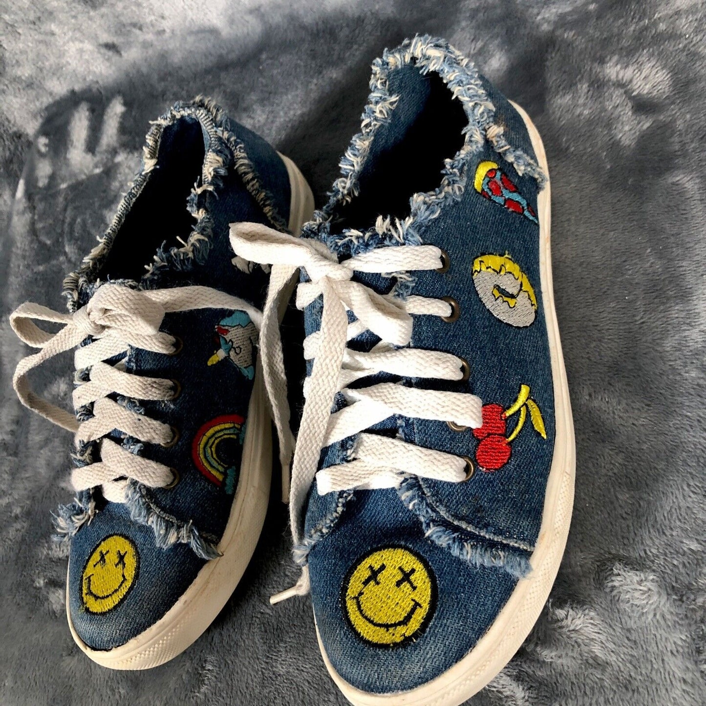 Union Bay Tennis Shoes Smiley Face Casual Youth Size 3