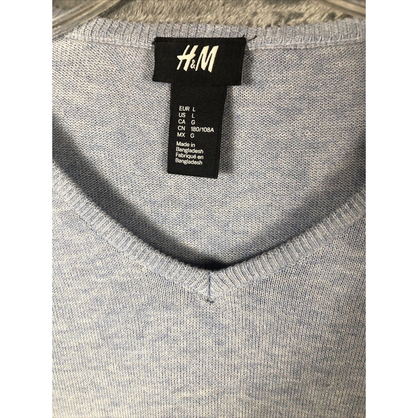 H&M Men’s Sweater Pull Over V-Neck Light Blue Long Sleeves Adult Large
