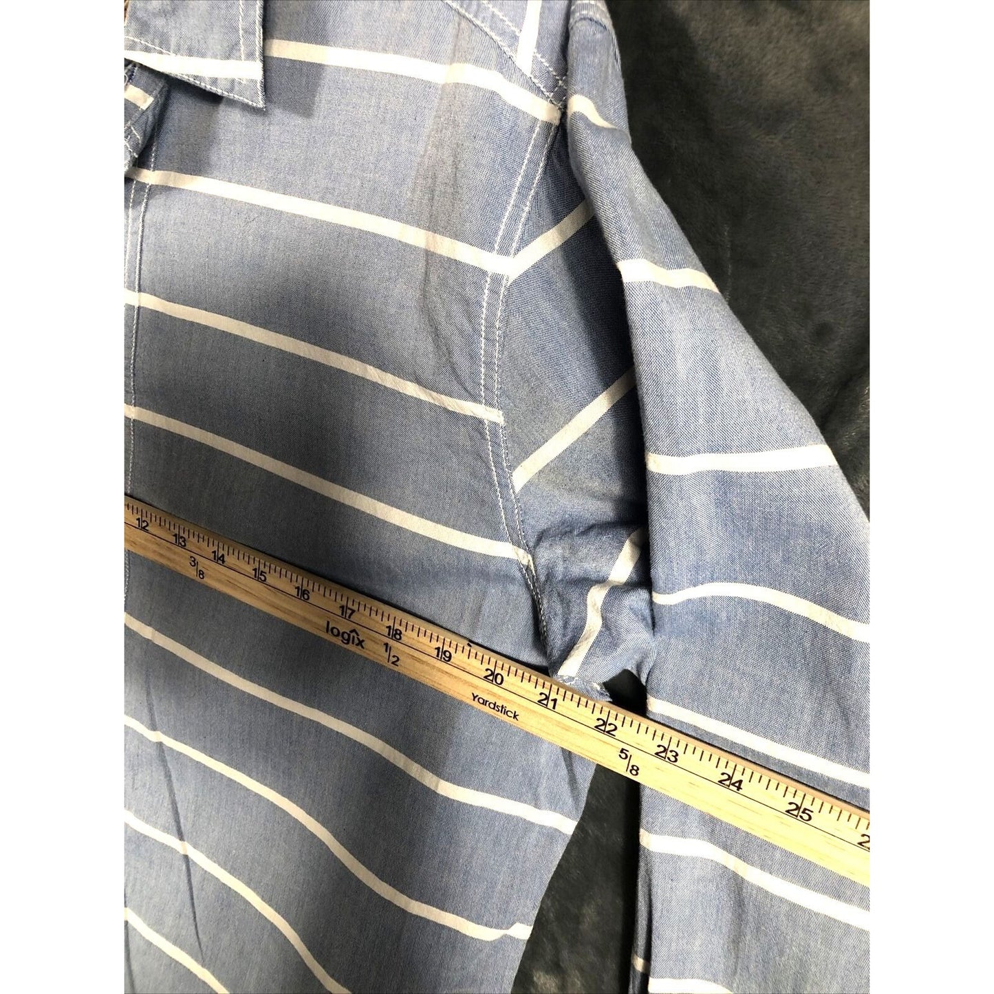 Red Camel Shirt Men’s Button Down Blue Adult Size Large Long Sleeves