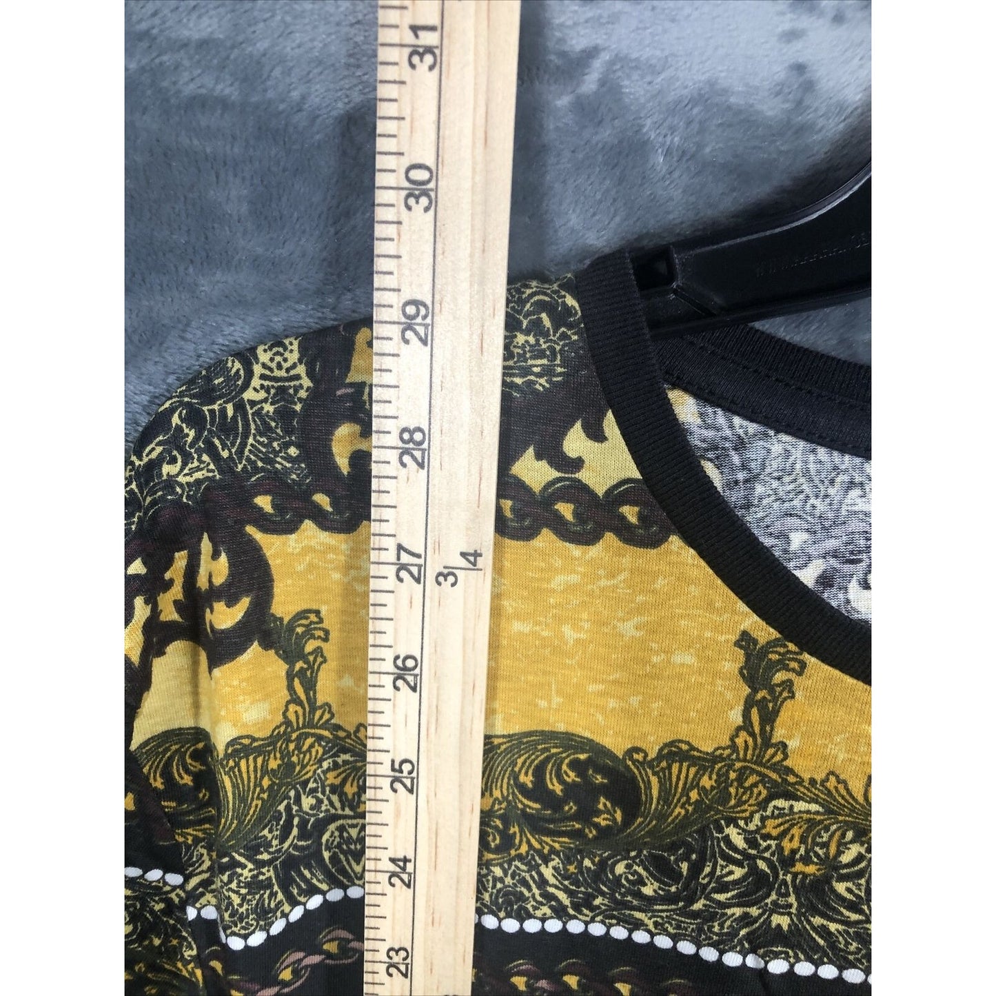 21 Men Black/Gold Shirt Adult Size Large New Tee Shirt Top