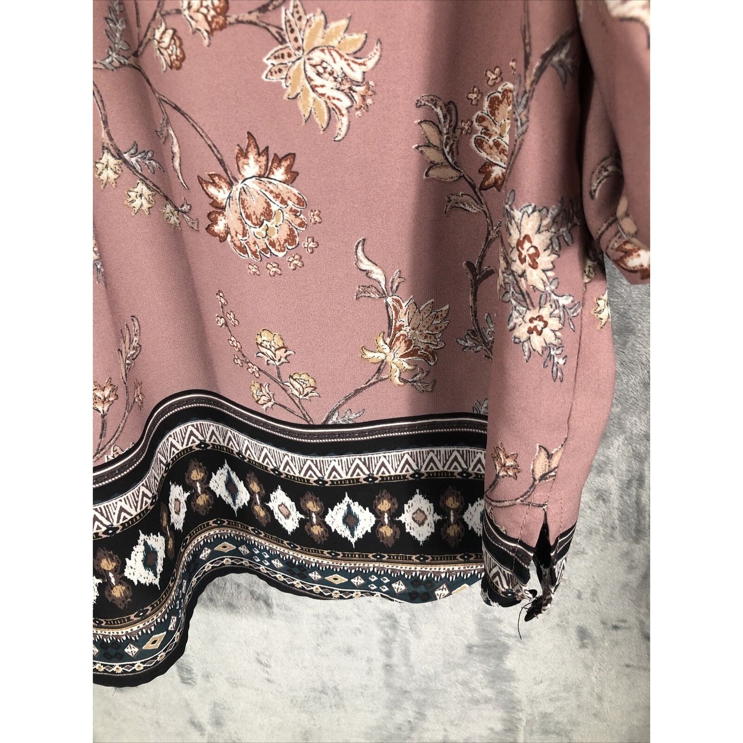 Charmed by Eve Blouse Women L Pink Black Floral 3/4 Puff Sleeve V-Neck Pullover