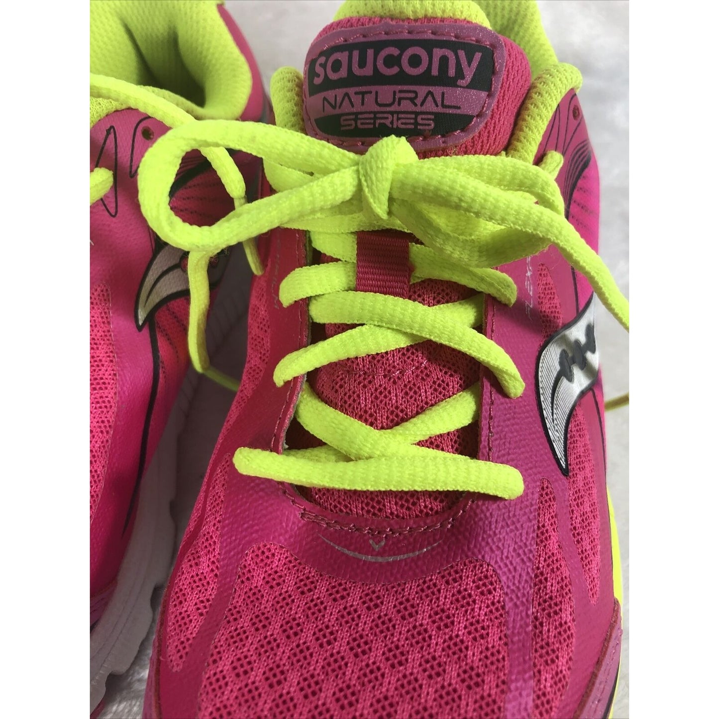SAUCONY Girls Shoes Natural Series Pink Yellow Sneakers Size 4 1/2