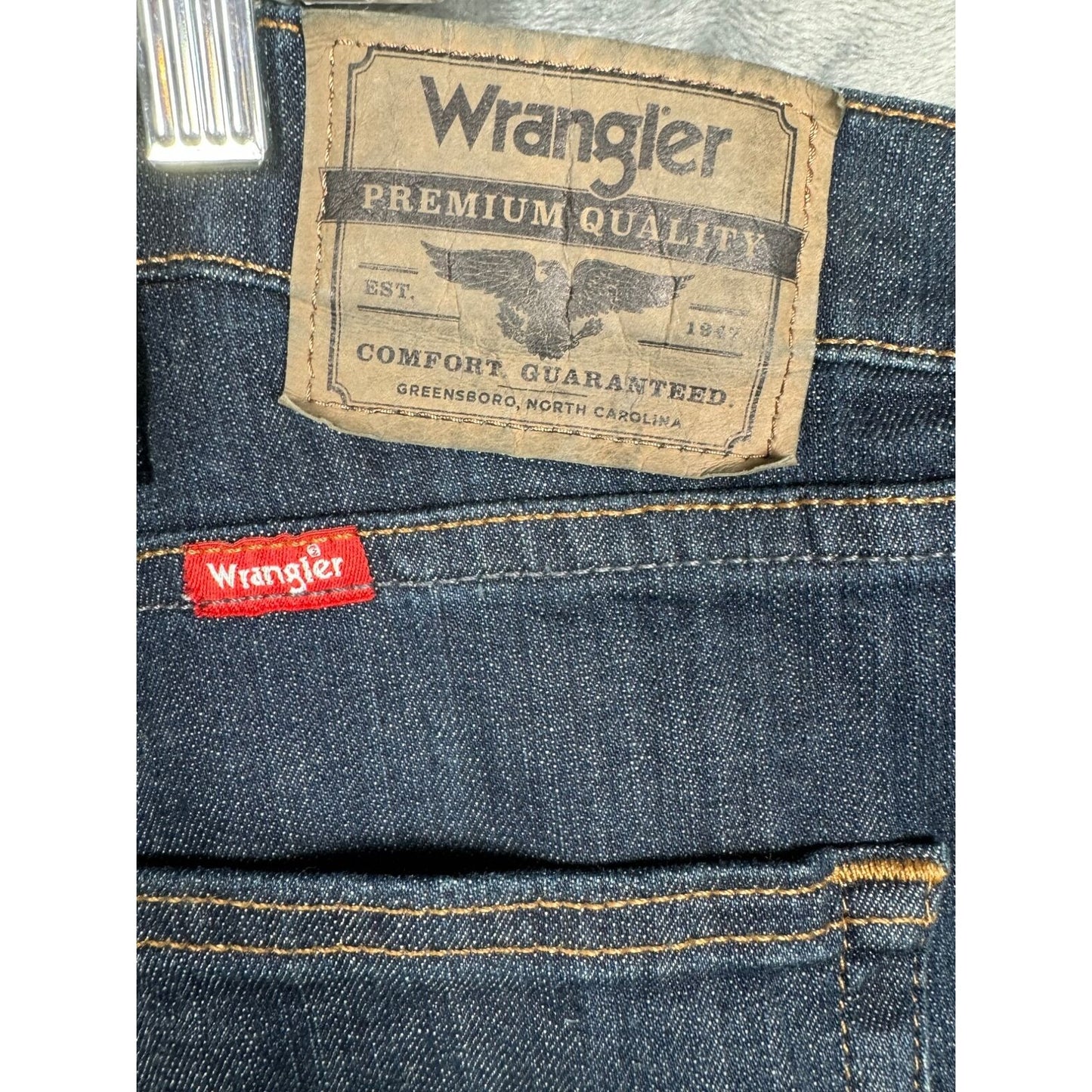 Wrangler Denim Men's Pants Relaxed Fit Jeans Adult Size Men’s 42-30