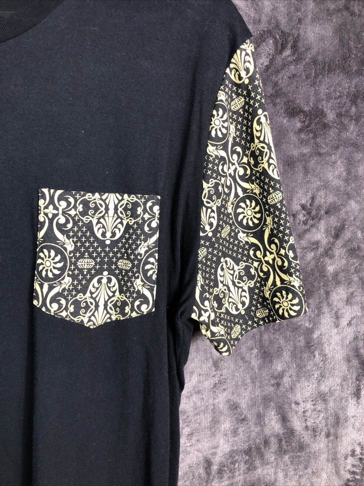 2 Men Pocket Tee Two Toned Black Yellow Geo Print Men Size L