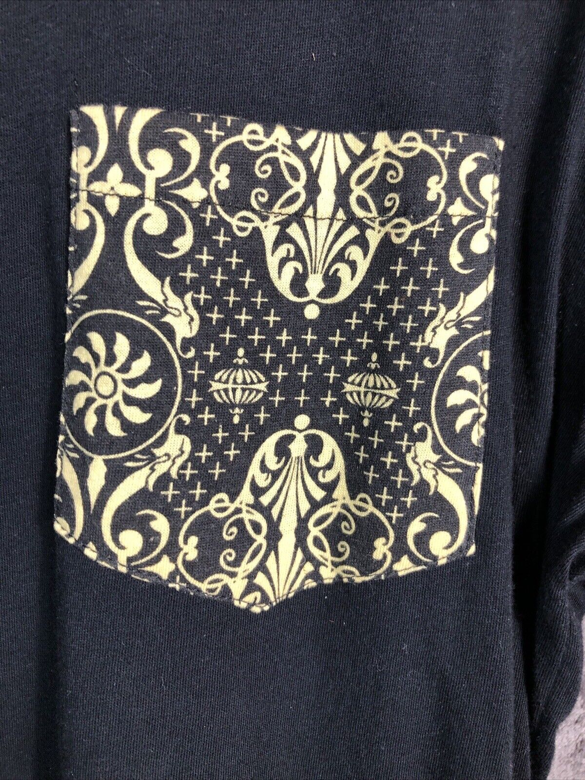 2 Men Pocket Tee Two Toned Black Yellow Geo Print Men Size L