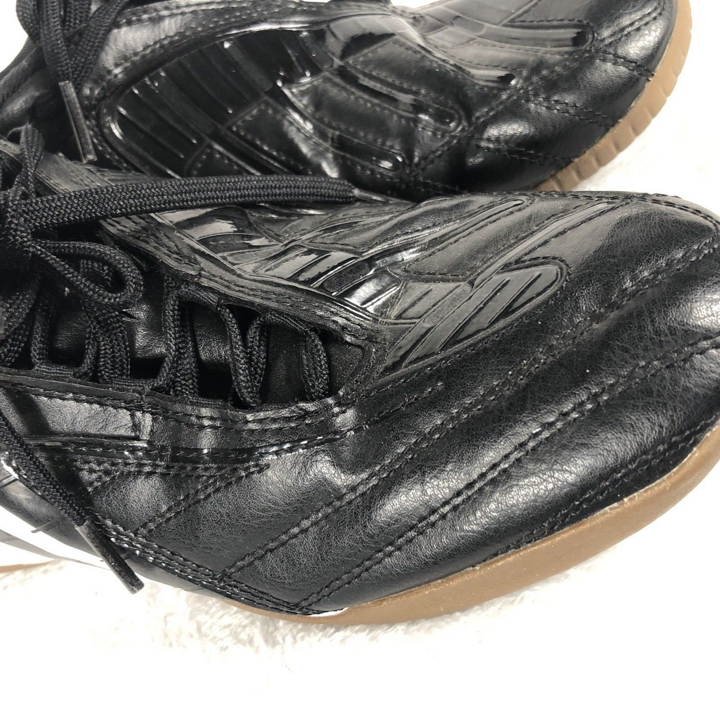 ADIDAS Men’s Shoes Black / White ATHLETIC Indoor Soccer Shoes Adult Size 7.5