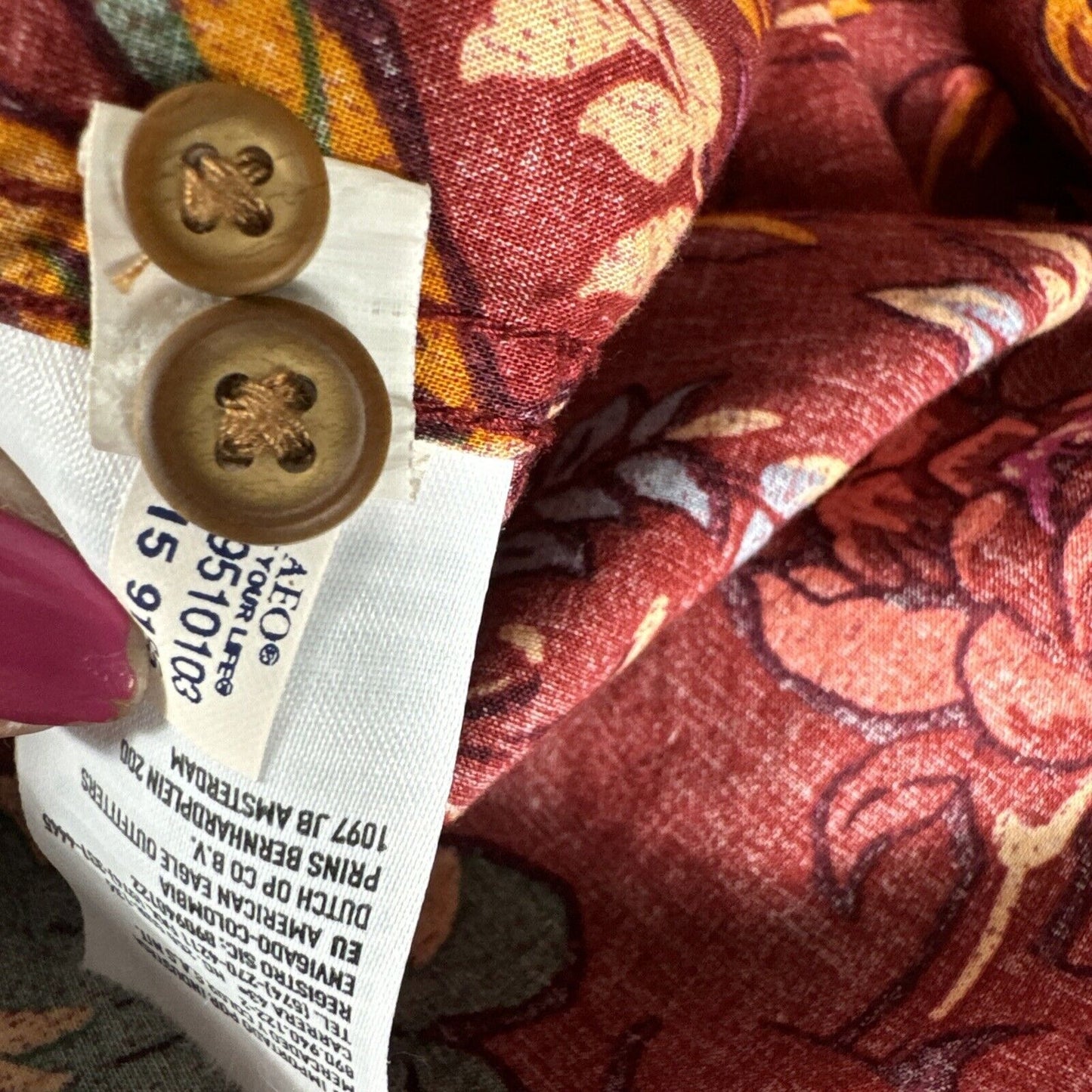 MENS AE AMERICAN EAGLE HAWAIIN TROPICAL SHIRT L ARGE COTTON BUTTON DOWN RED