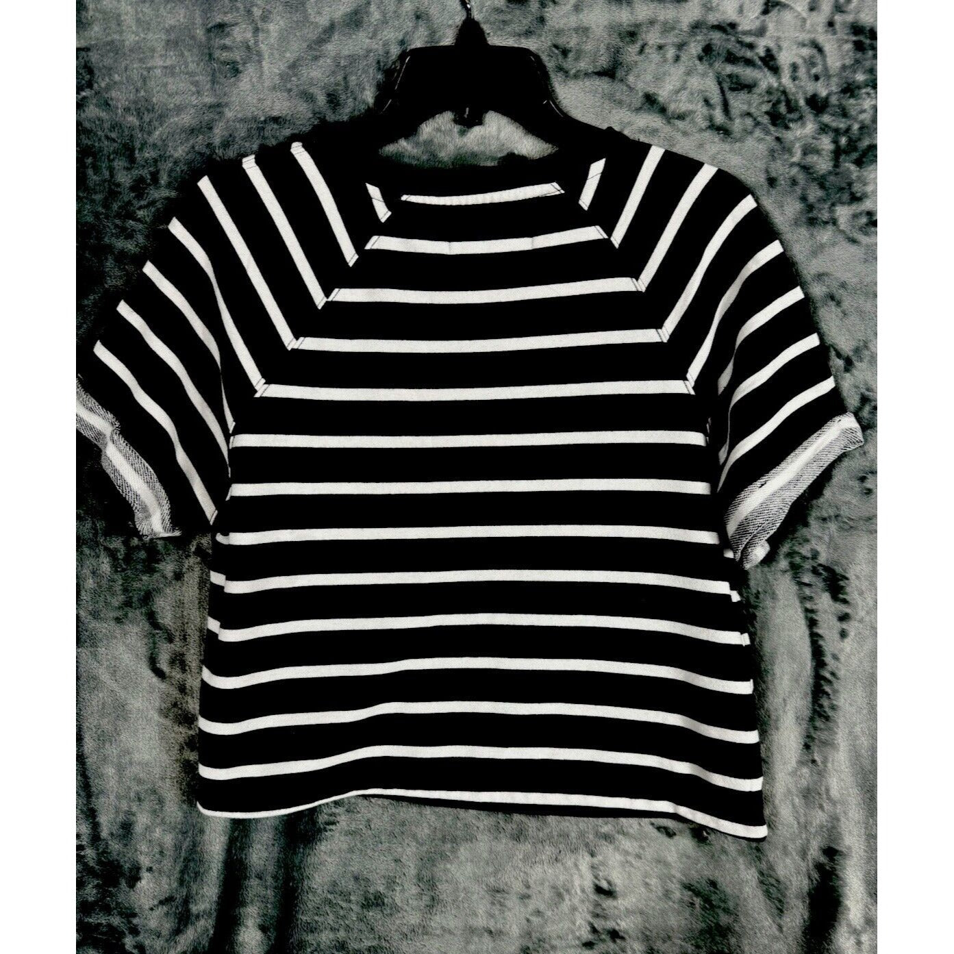 Calvin klein T Shirt Crop Tops Black/White Medium