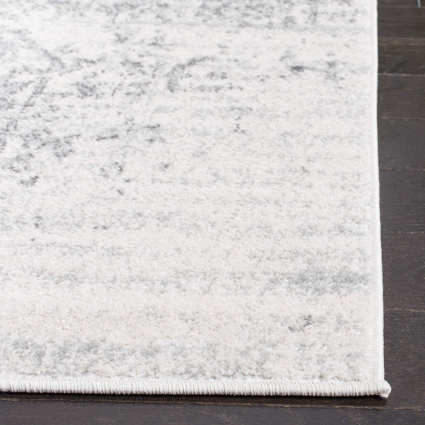 SAFAVIEH Madison Collection Area Rug - 8' x 10', Silver & Ivory, Snowflake Medallion Distressed Design, Non-Shedding & Easy Care, Ideal for High Traffic Areas in Living Room, Bedroom (MAD603G)