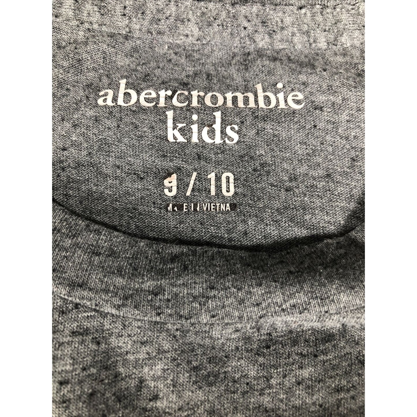 Abercrombie kids Boy’s 9/10 T Shirt Gray & Red Embroidered Abercrombie New York