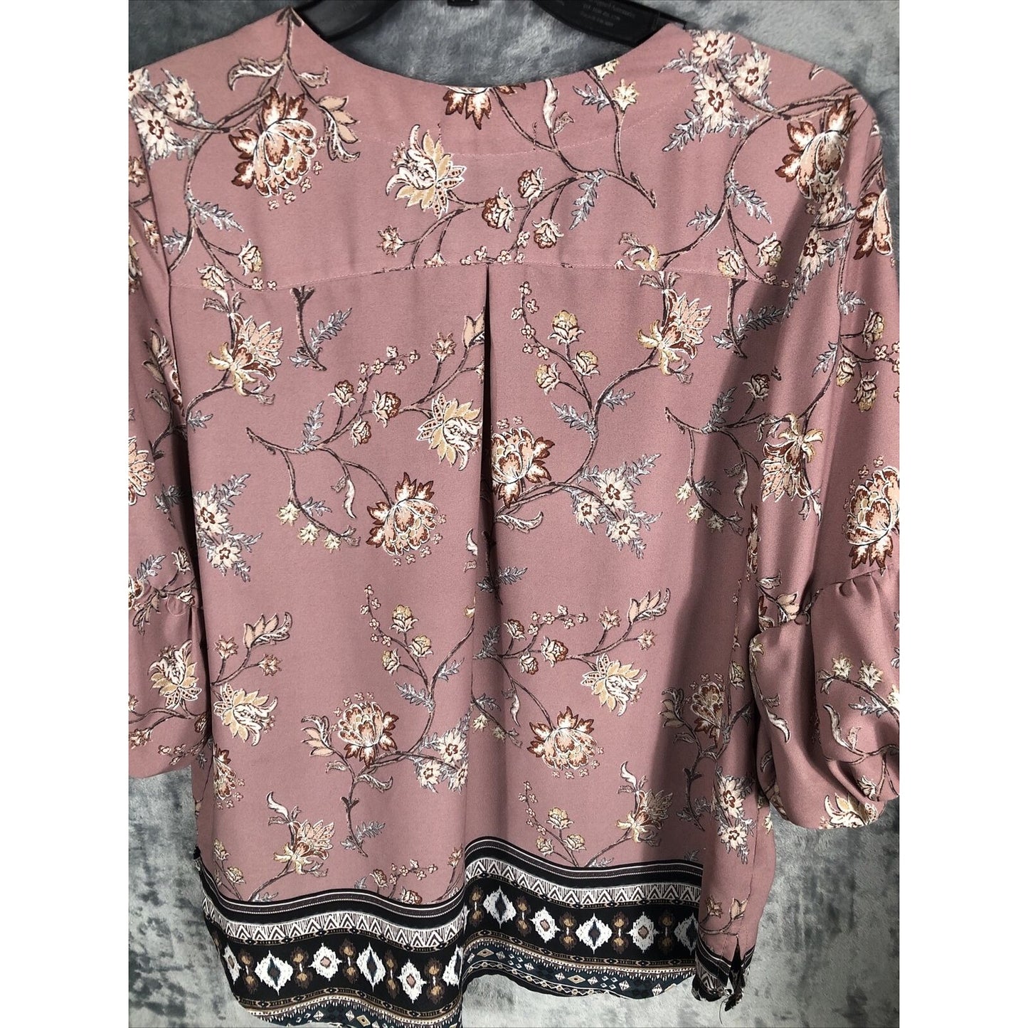 Charmed by Eve Blouse Women L Pink Black Floral 3/4 Puff Sleeve V-Neck Pullover