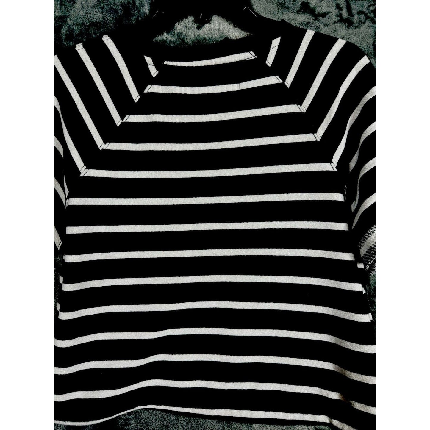 Calvin klein T Shirt Crop Tops Black/White Medium