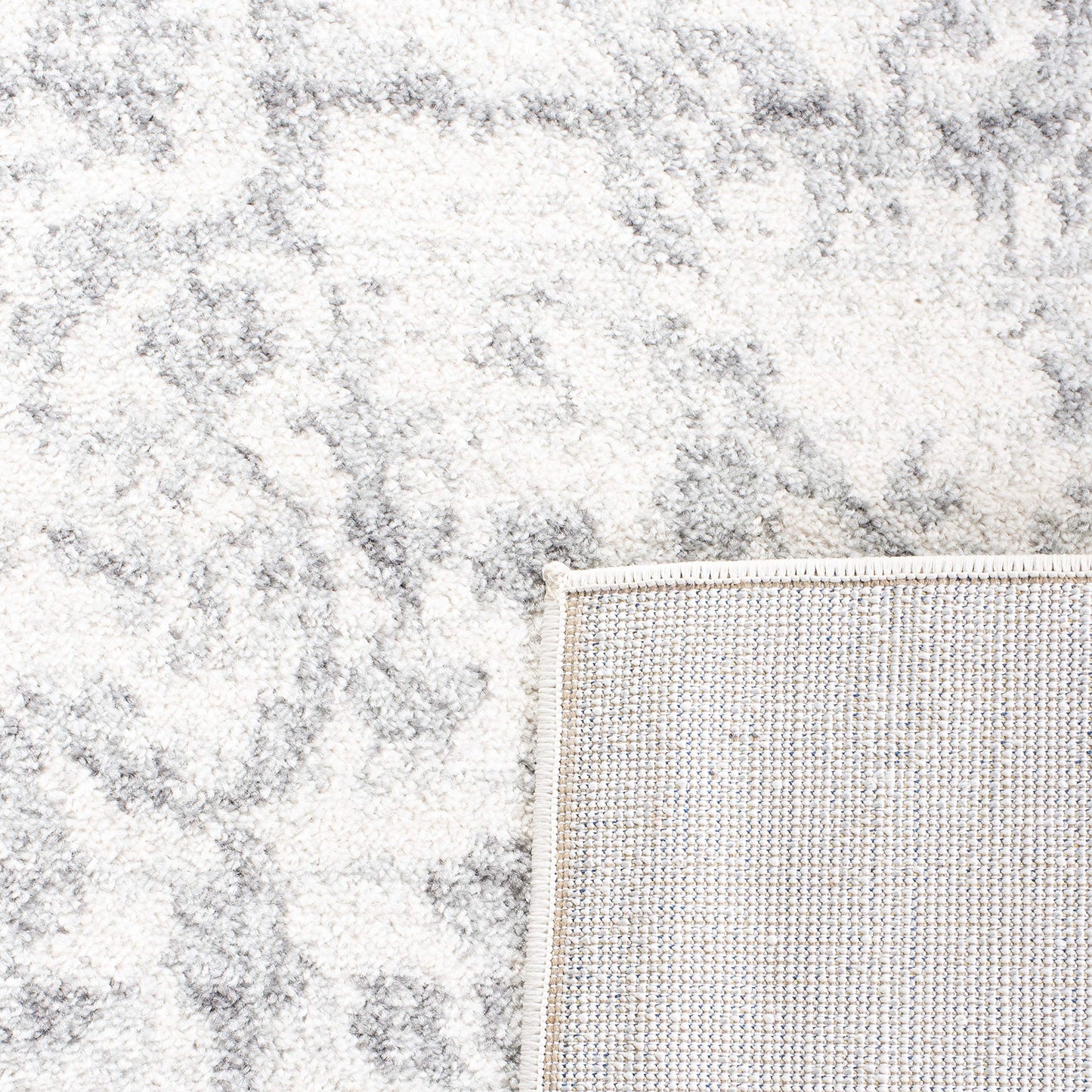 SAFAVIEH Madison Collection Area Rug - 8' x 10', Silver & Ivory, Snowflake Medallion Distressed Design, Non-Shedding & Easy Care, Ideal for High Traffic Areas in Living Room, Bedroom (MAD603G)