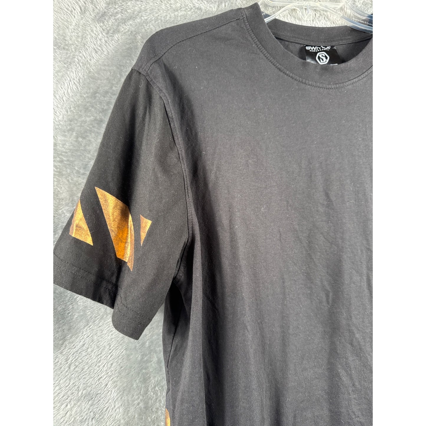 Switch Mens Shirt Remarkable Black & Gold Striped Hem High-Low T-Shirt XL Cotton