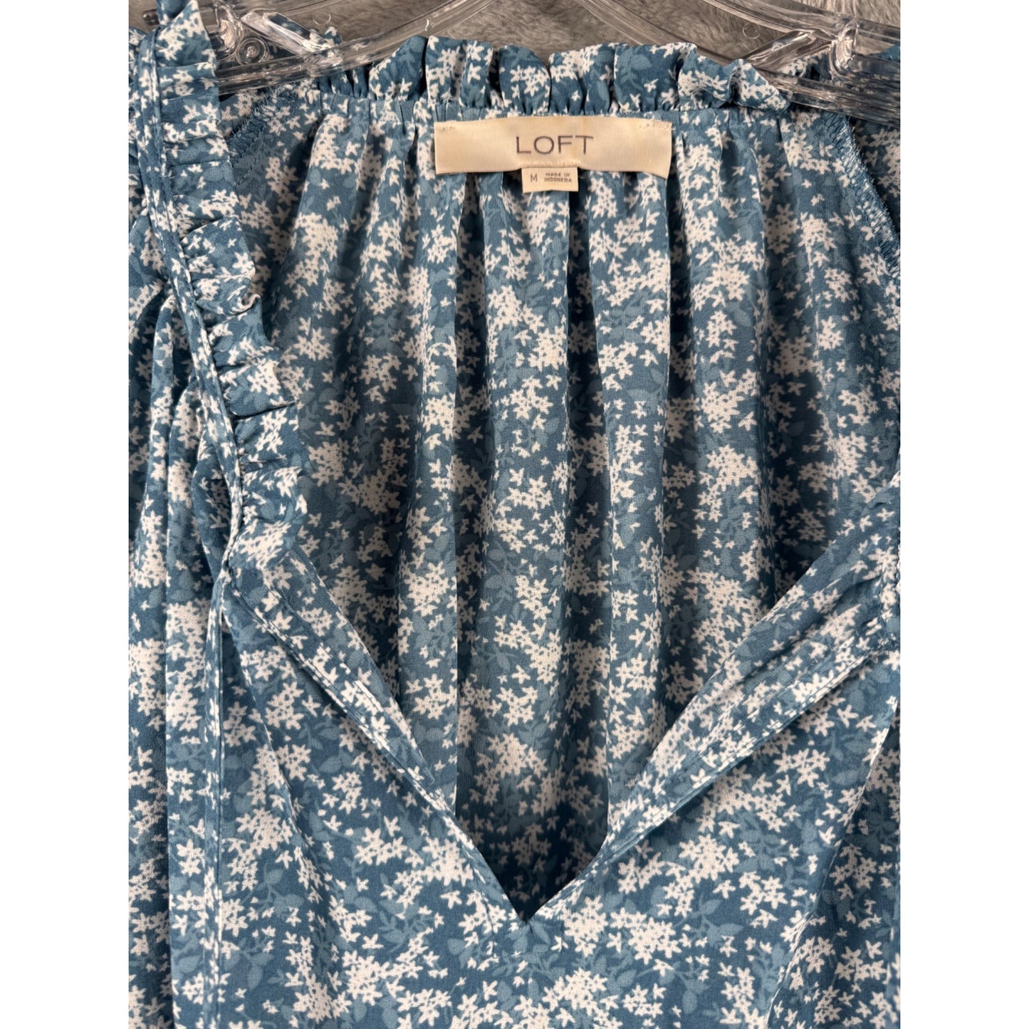 Loft Peasant Blouse Women’s Size Medium Blue Flowers Ruffle Bottom And Sleeves