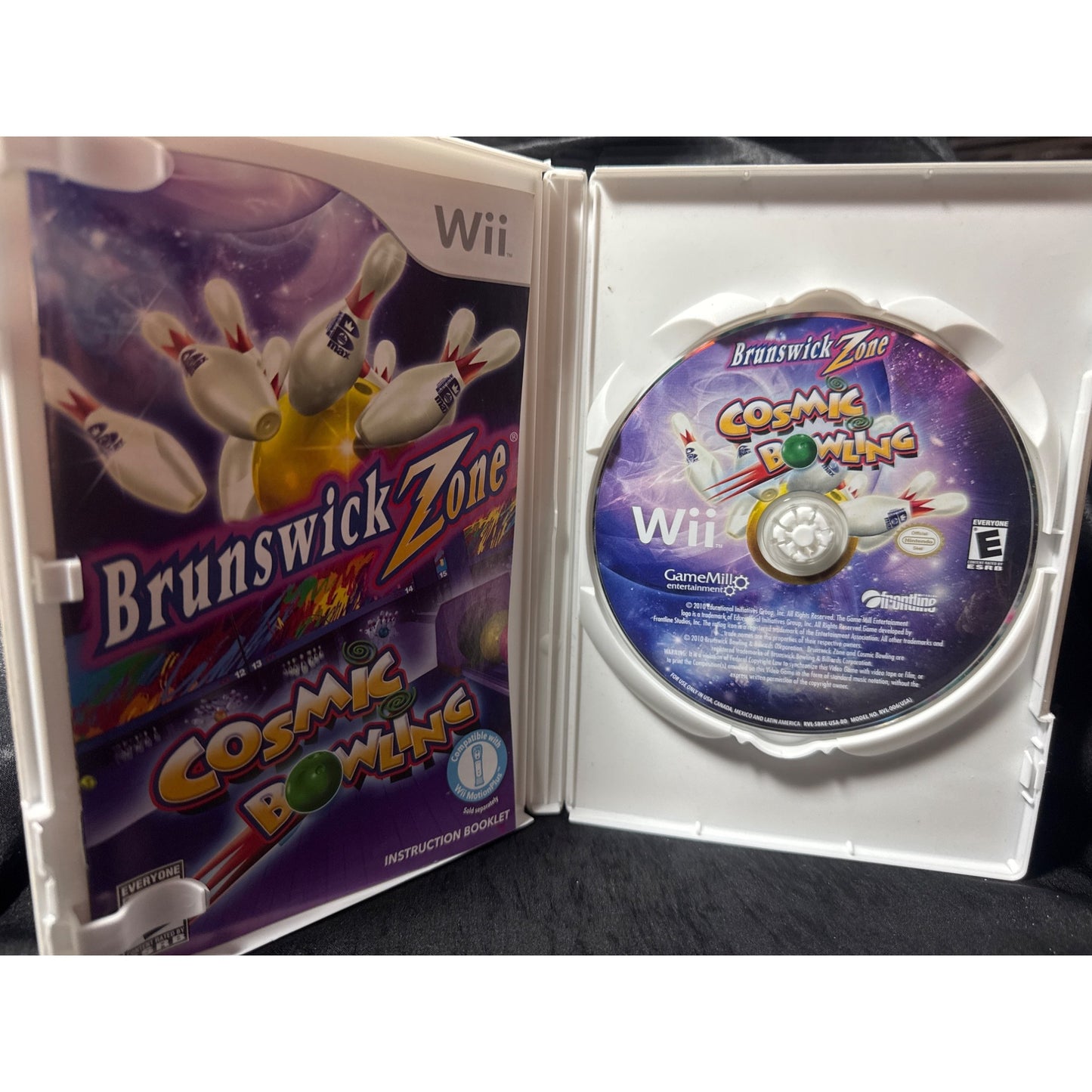 Brunswick Zone Cosmic Bowling Wii Game Complete With Case