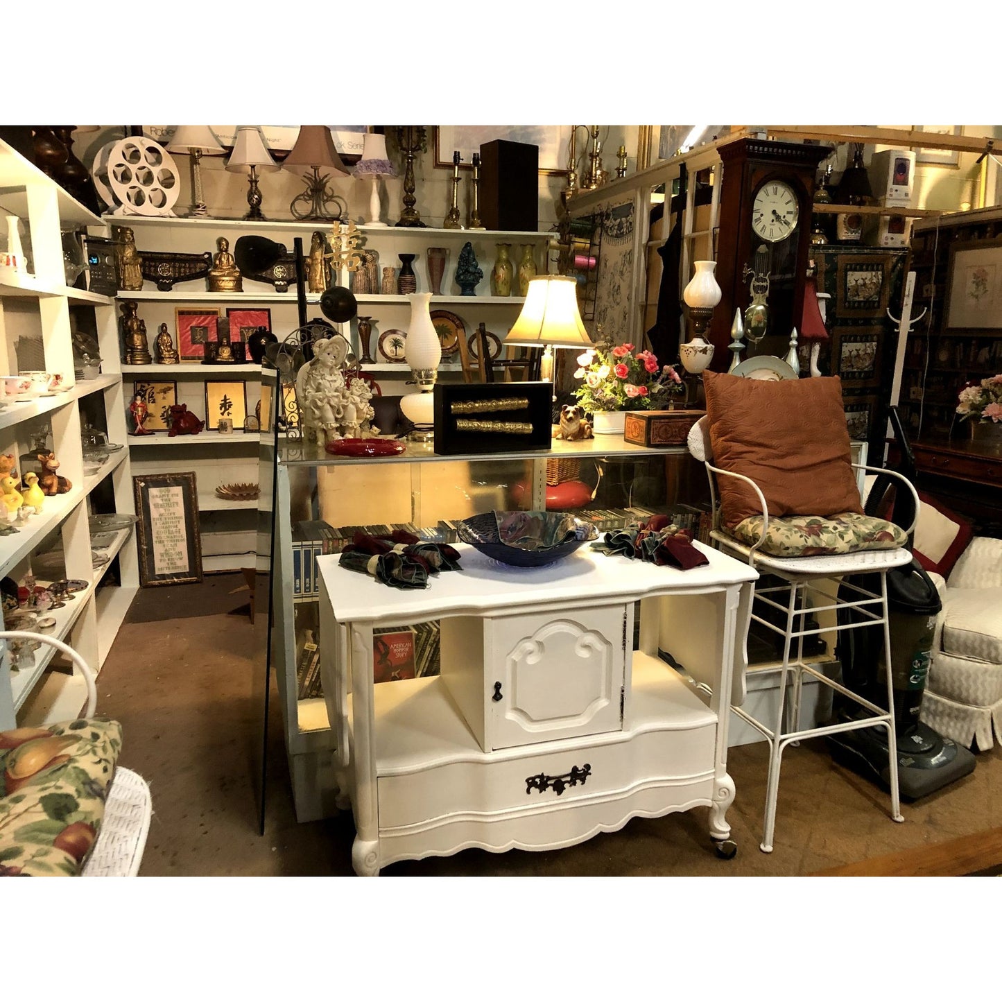 Beautiful White Drop Leaf Buffet 31"h 18"d with drop leaf's up 67" drop leaf down 40"
