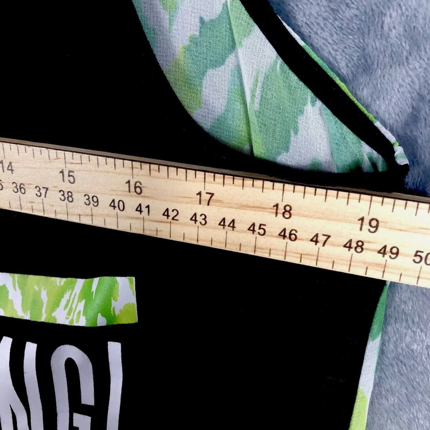 Crazy Wrap Thing Women’s It Works Tank Top Size Large Black And Green Bling