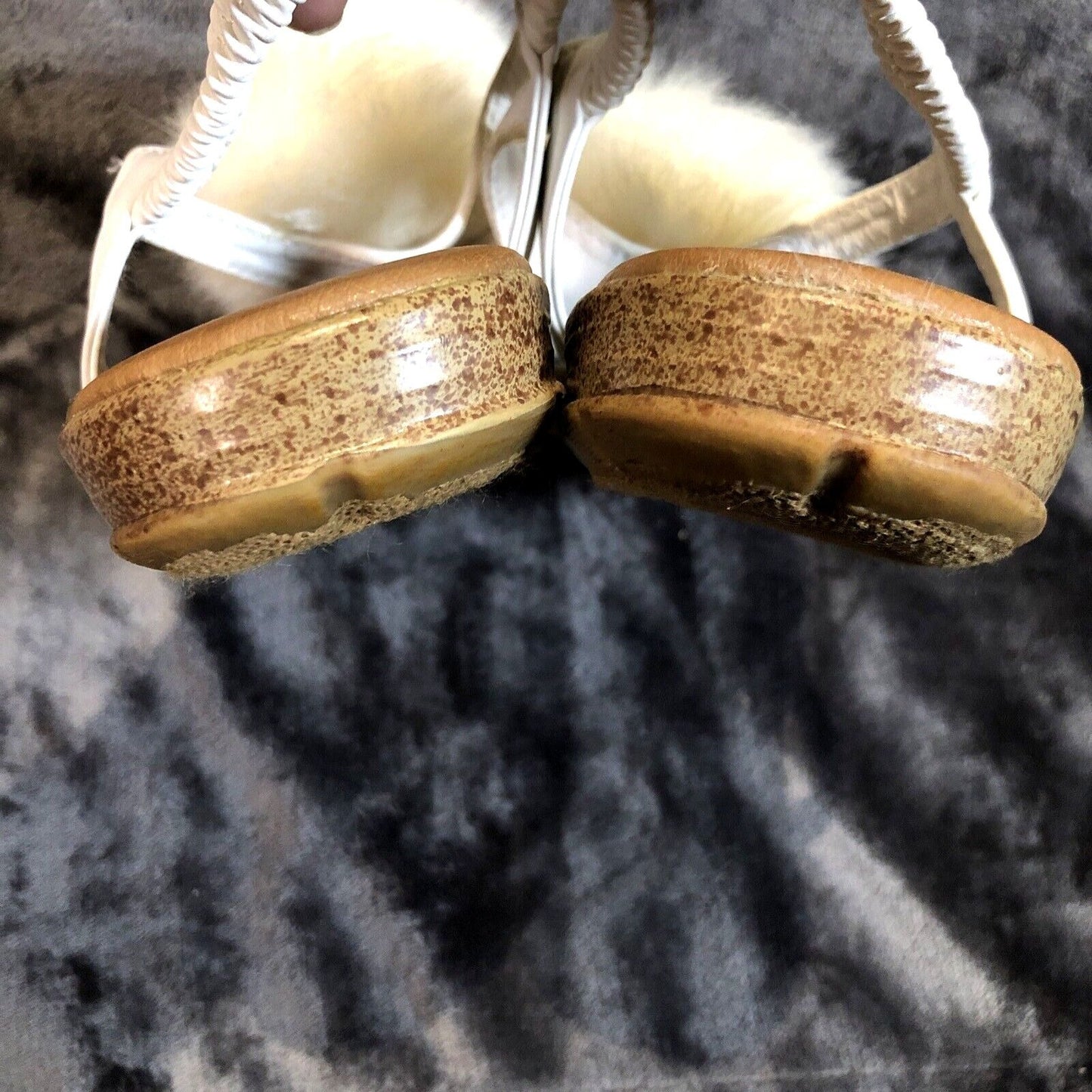 Forever Pompom Sandals Women's Size 9 Shoes