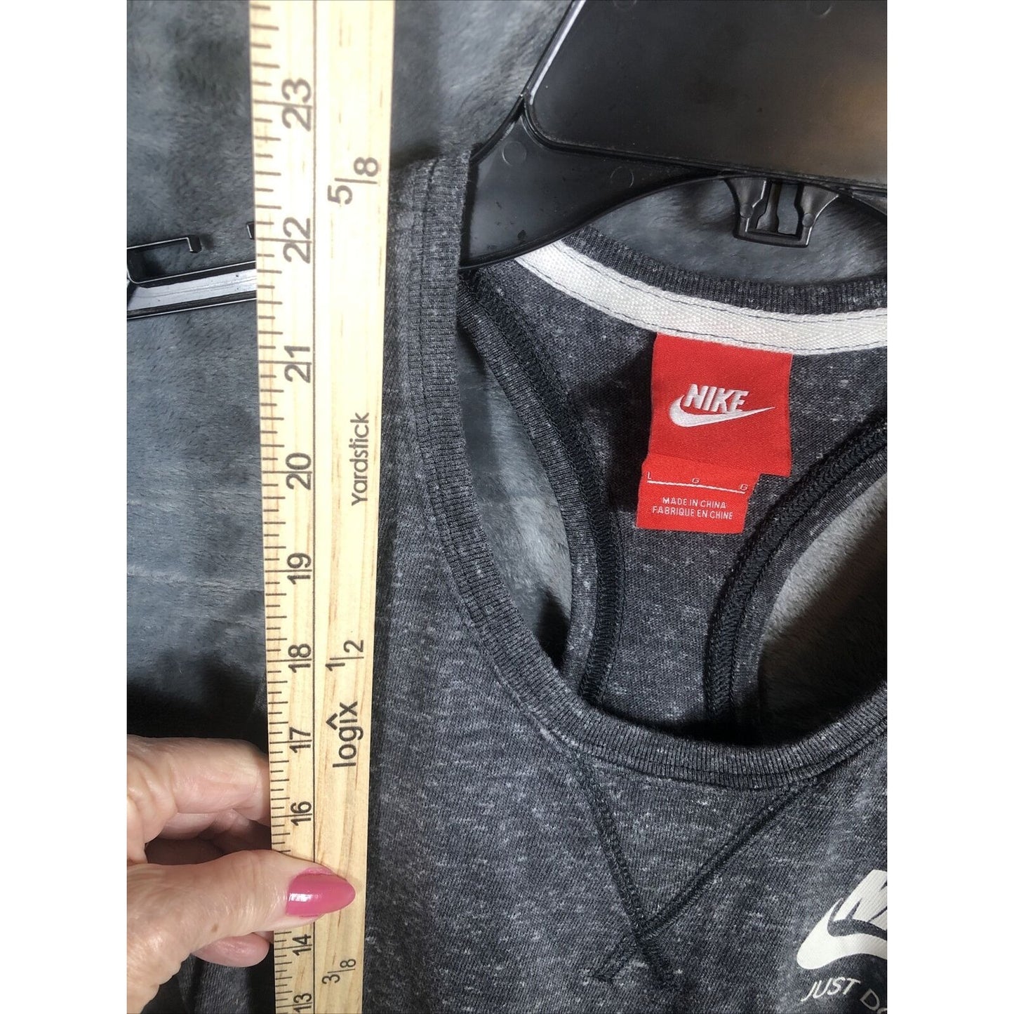 NIKE ‘Just Do It’ Girl’s Tank Top XL Fit Gray/white 15” Pit To Pit
