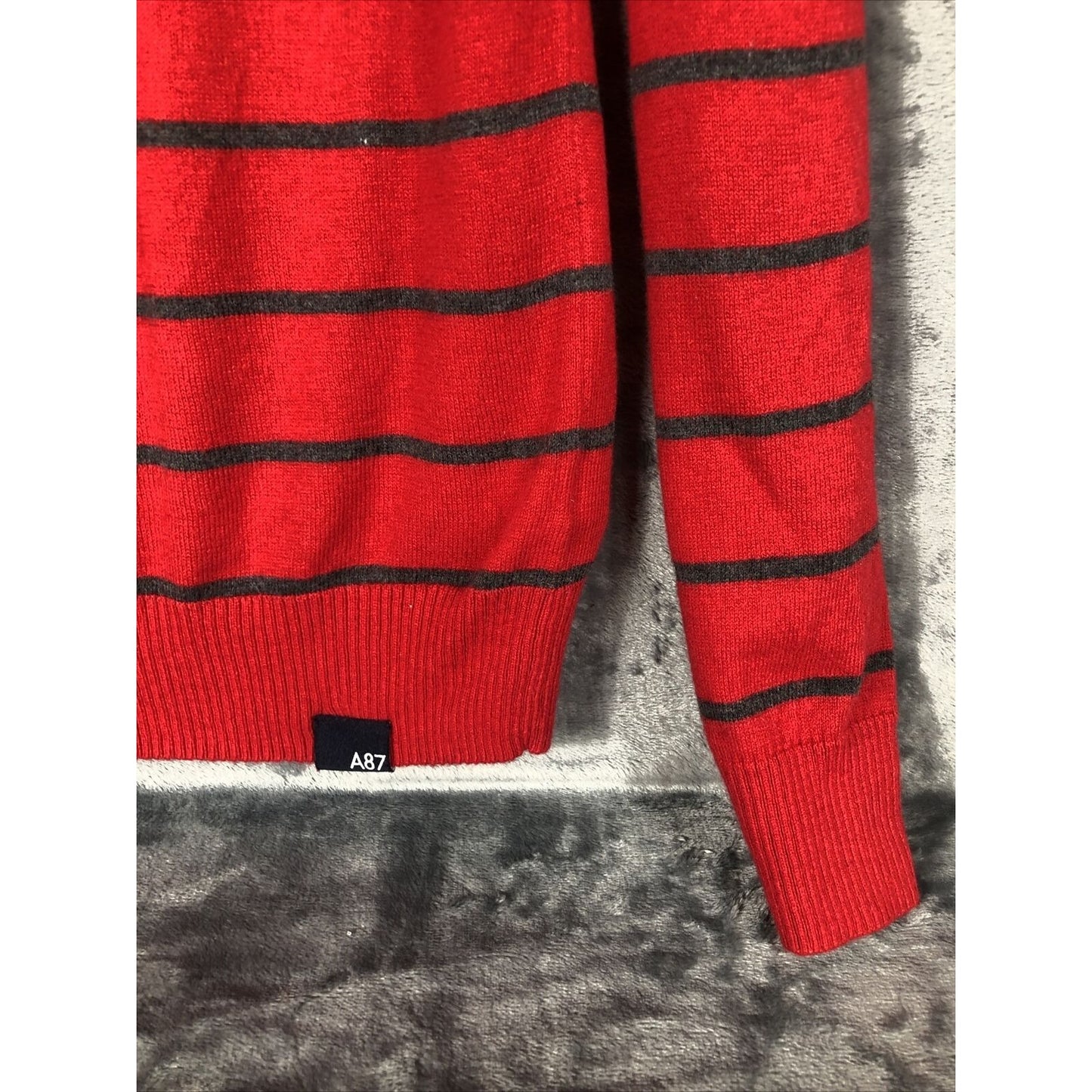 Aeropostale Sweater Men’s Adult Large Red And Gray Striped V-Neck Pullover A87