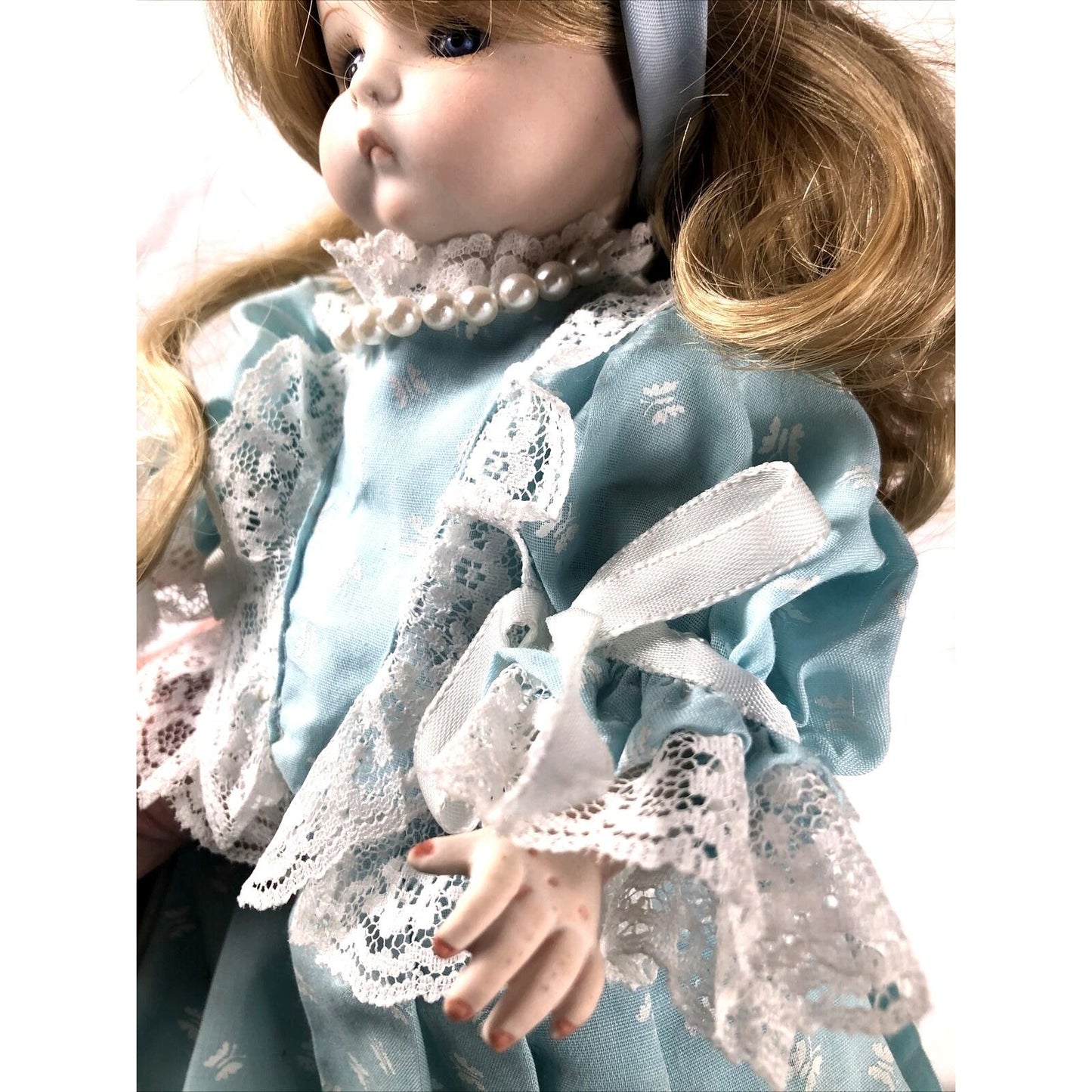 Vintage Bobble Head Porcelain Doll / Stand