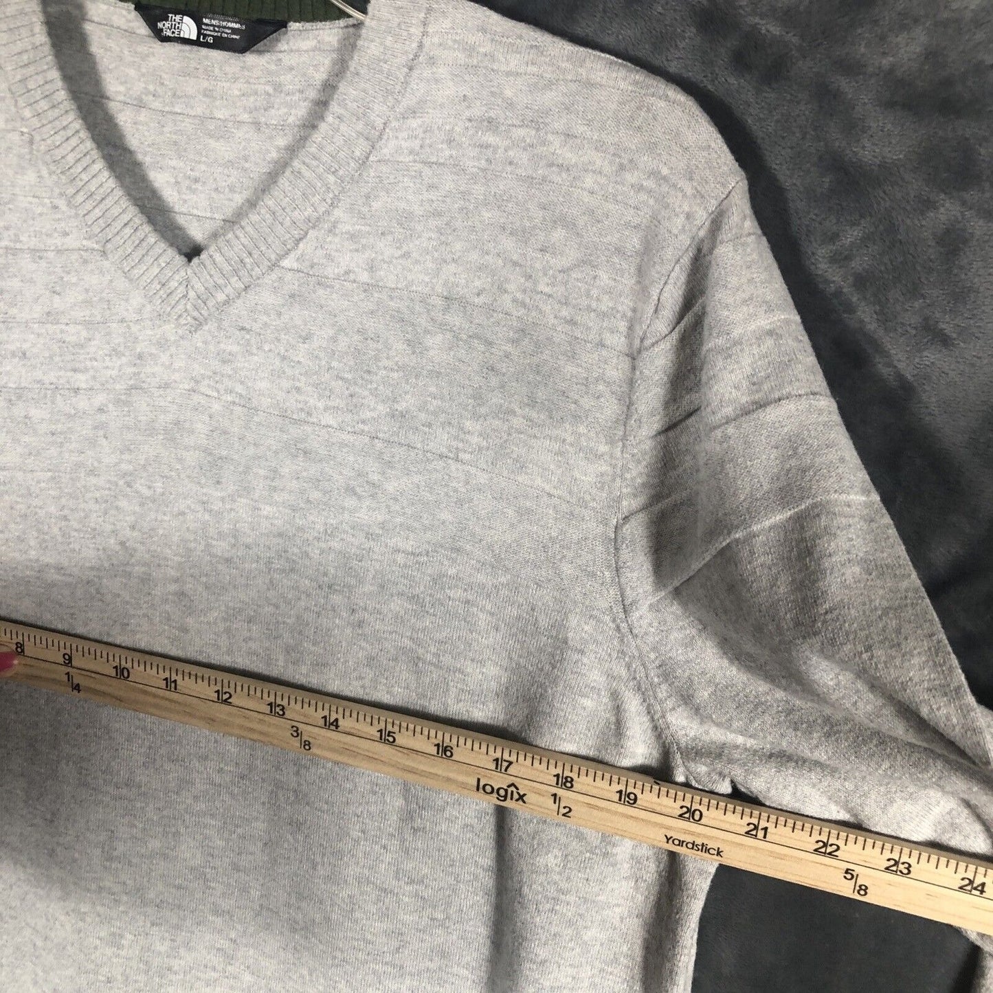 The North Face Sweater Men’s Gray Size Large Long Sleeve Shirt