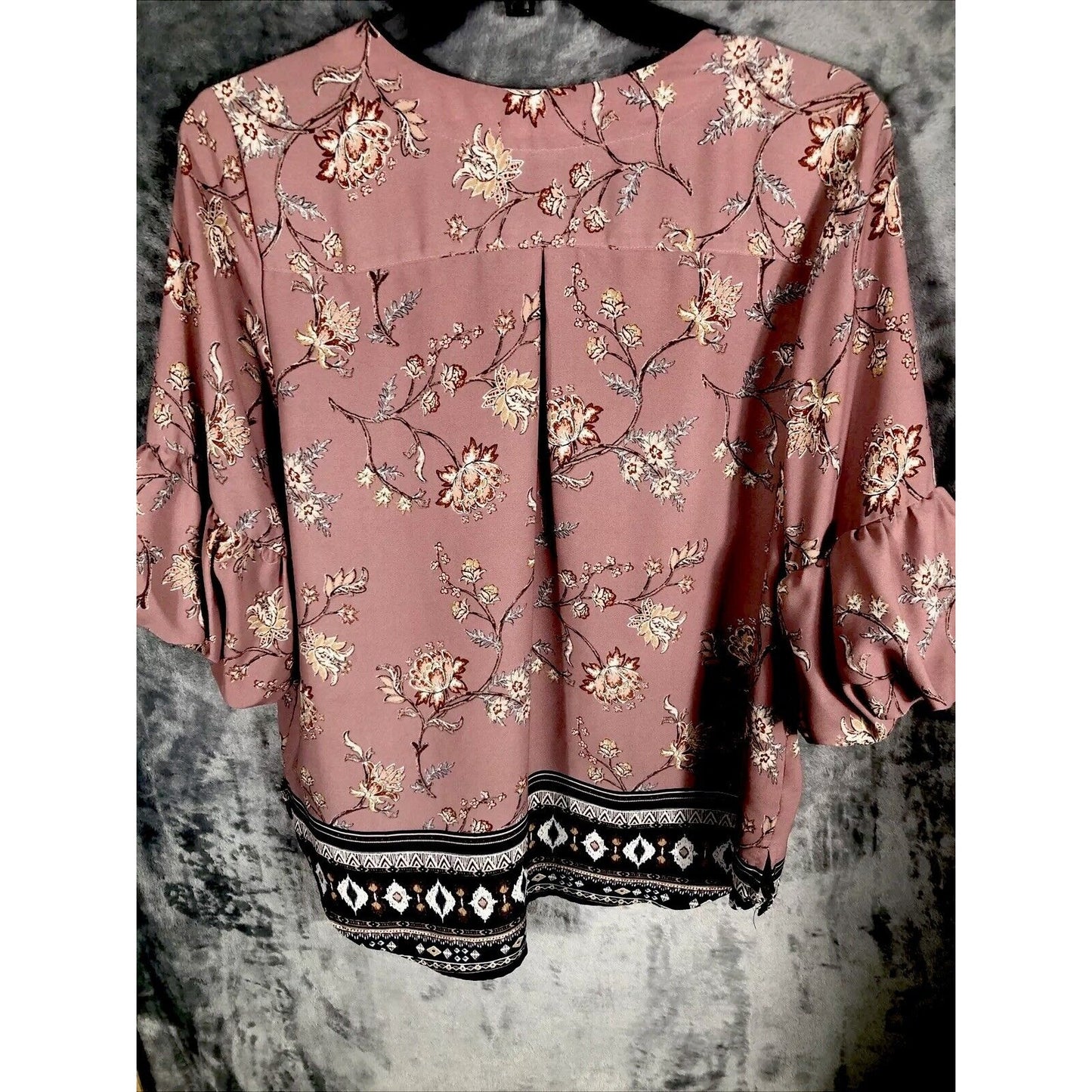 Charmed by Eve Blouse Women L Pink Black Floral 3/4 Puff Sleeve V-Neck Pullover