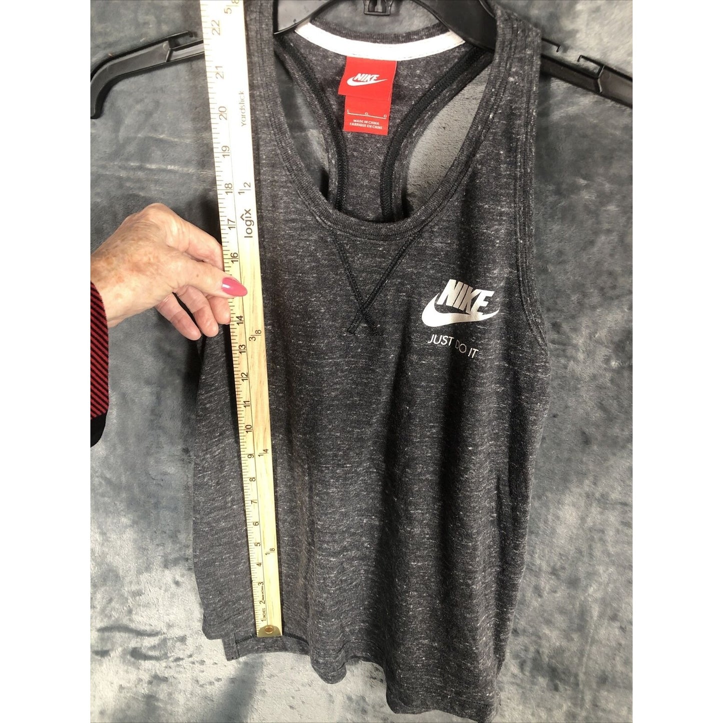 NIKE ‘Just Do It’ Girl’s Tank Top XL Fit Gray/white 15” Pit To Pit
