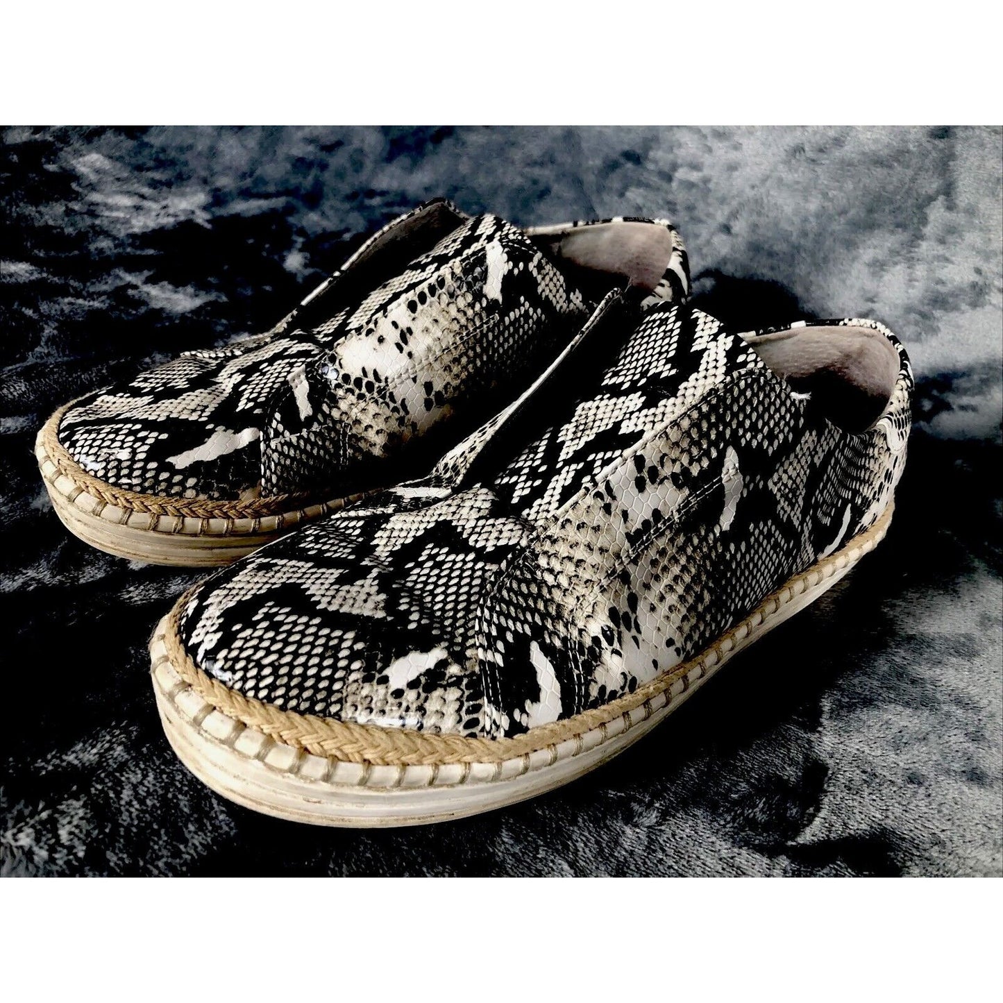 J/Slides Woman’s Super Soft Snake Skin Shoes 9 Medium