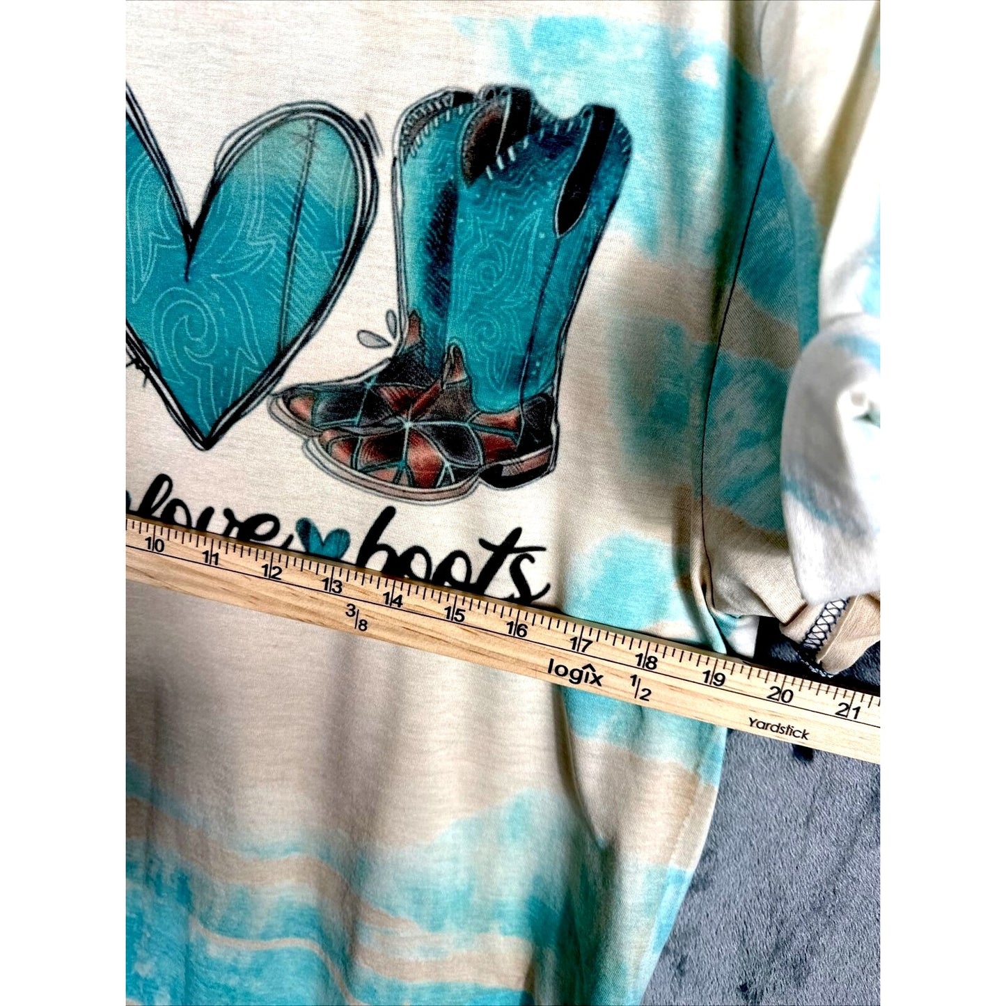 Women’s T-shirt Peace Love And Boots Cowgirl Bleached Blue Shirt Size Large