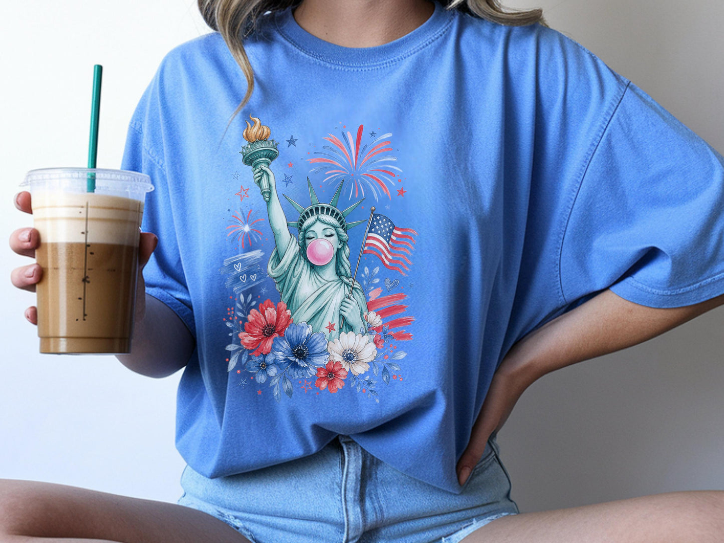 Patriotic Statue of Liberty T-Shirt, 4th of July Celebration Tee, Custom Graphic Shirt, USA Independence Day Apparel, Unique Gift for Women