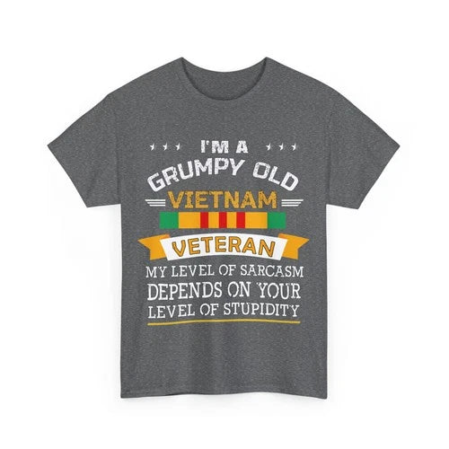 Veterans Day Shirt, Grumpy Old Vietnam Veteran Dad Men T-Shirt