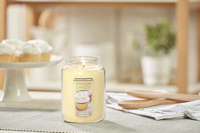Yankee Candle Vanilla Cupcake Scented, Classic 22oz Large Jar Single Wick Candle, Over 110 Hours of Burn Time, Cream
