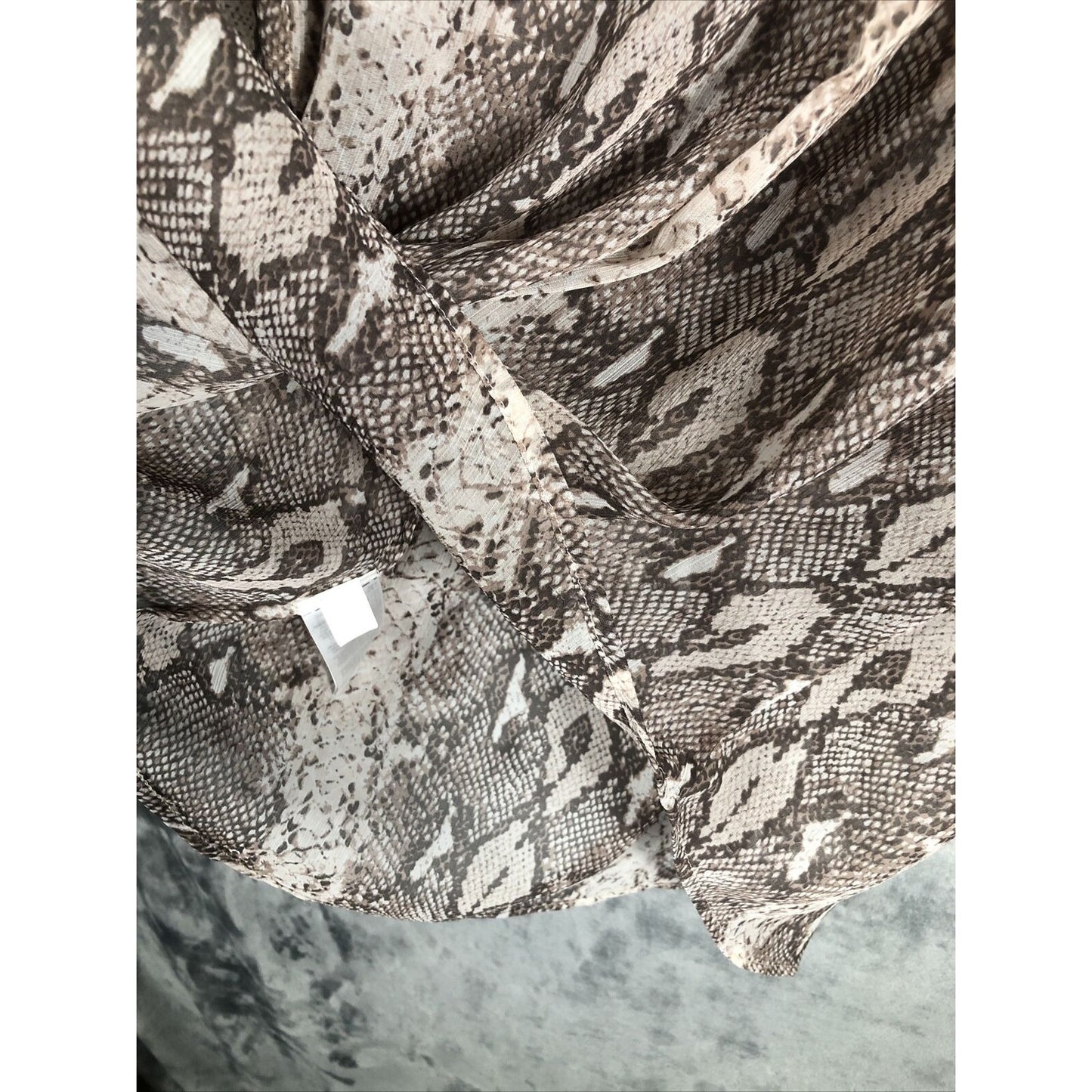 Banana Republic Blouse Women’s Animal Print Blouse Henley Snake Sheer SZ Medium