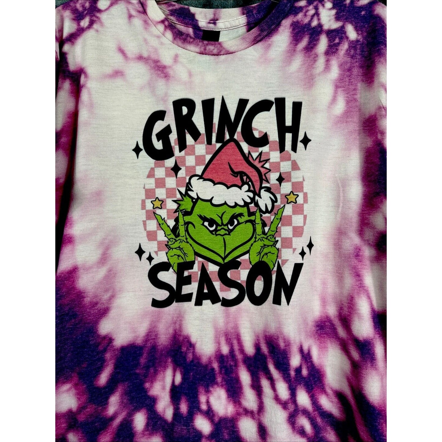 Women’s T-shirt L The Grinch Season Iced Bleached Purple Shirt