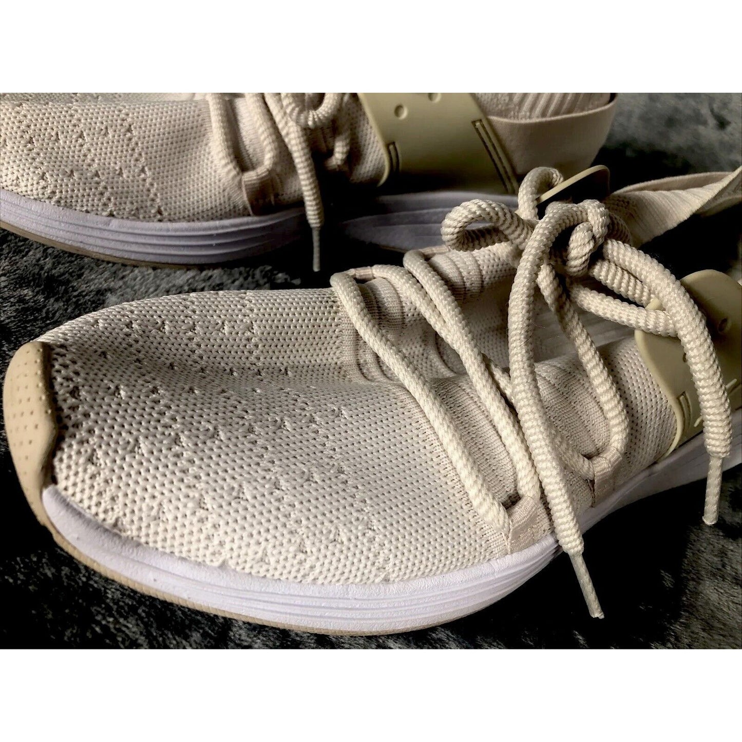 C9 Champion Woman’s Motivate Comfort Sneaker Beige  Adult Size 9 1/2