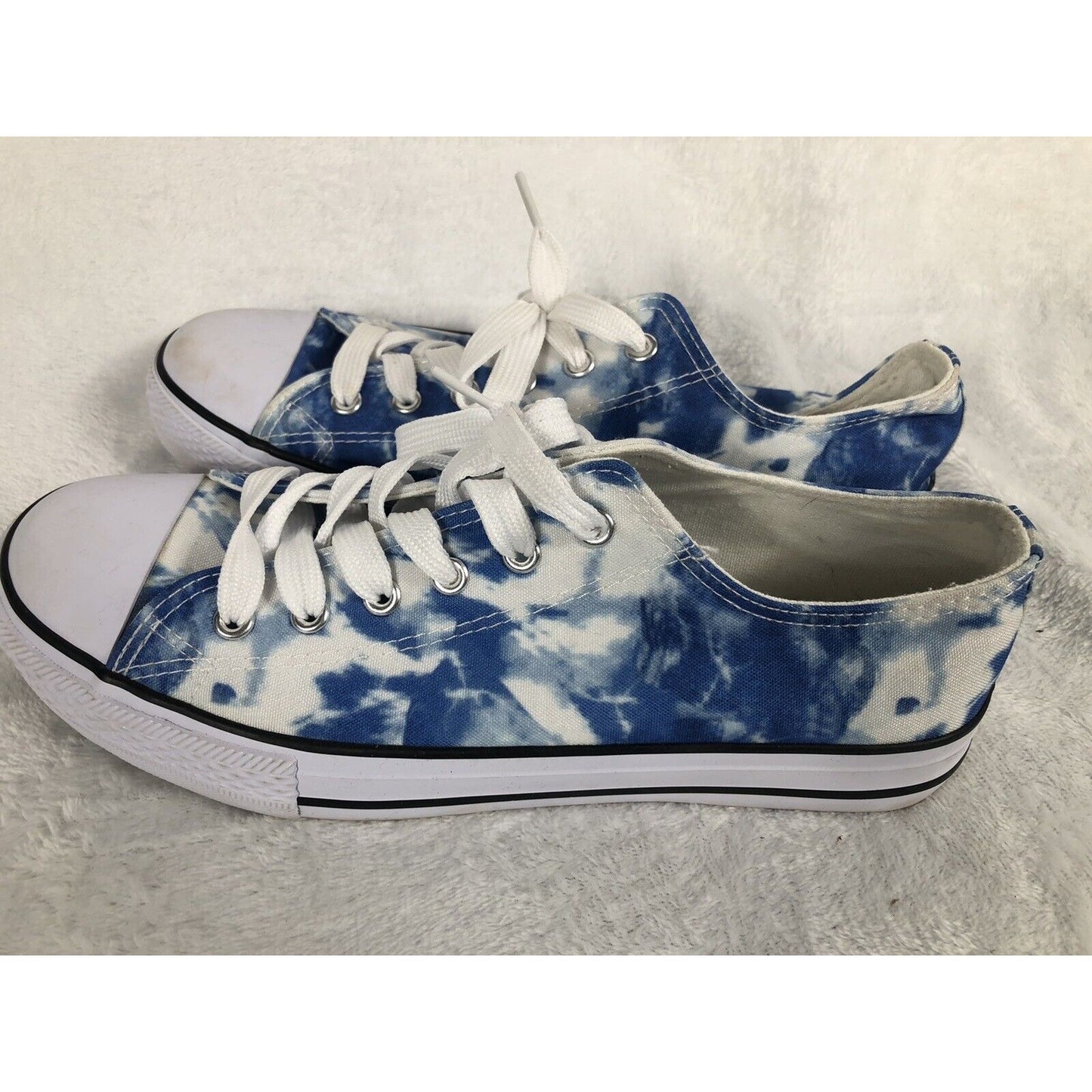Woman’s Shoes Blue Tie Dyed Top Moda Lizzie-1 Size 10 Shoes J Y