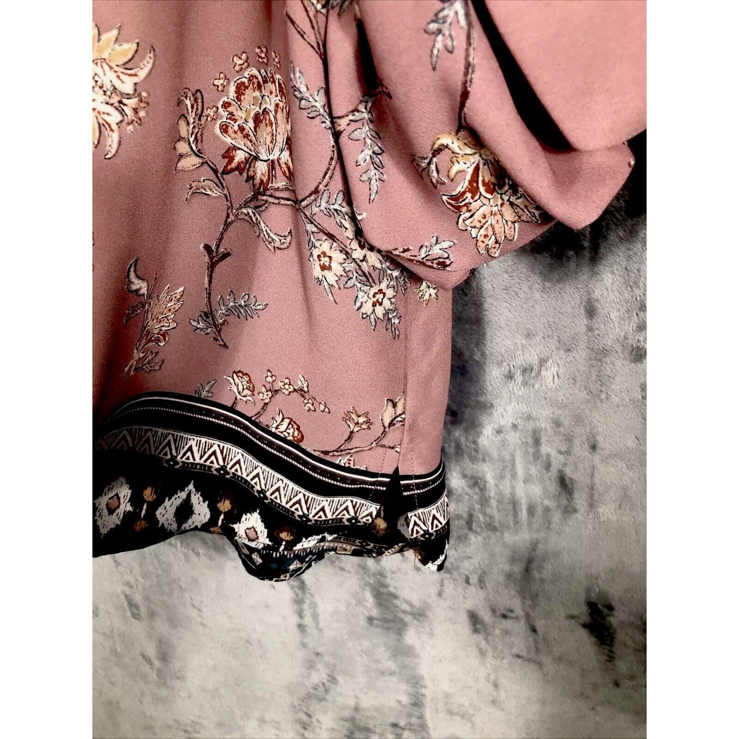 Charmed by Eve Blouse Women L Pink Black Floral 3/4 Puff Sleeve V-Neck Pullover