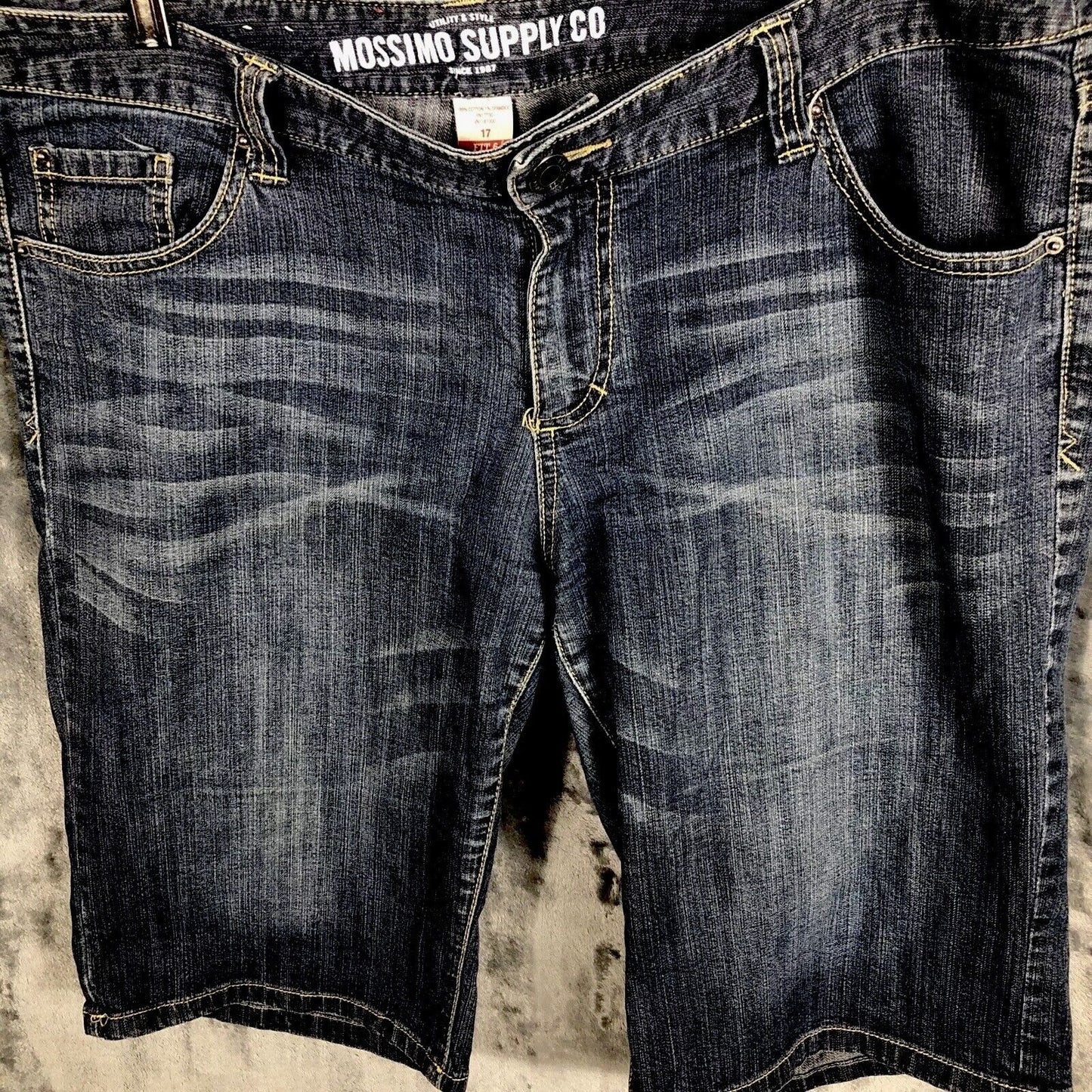 Mossimo Denim Bermuda Shorts Women’s Size Adult 17 Distressed Stretch Fit 6