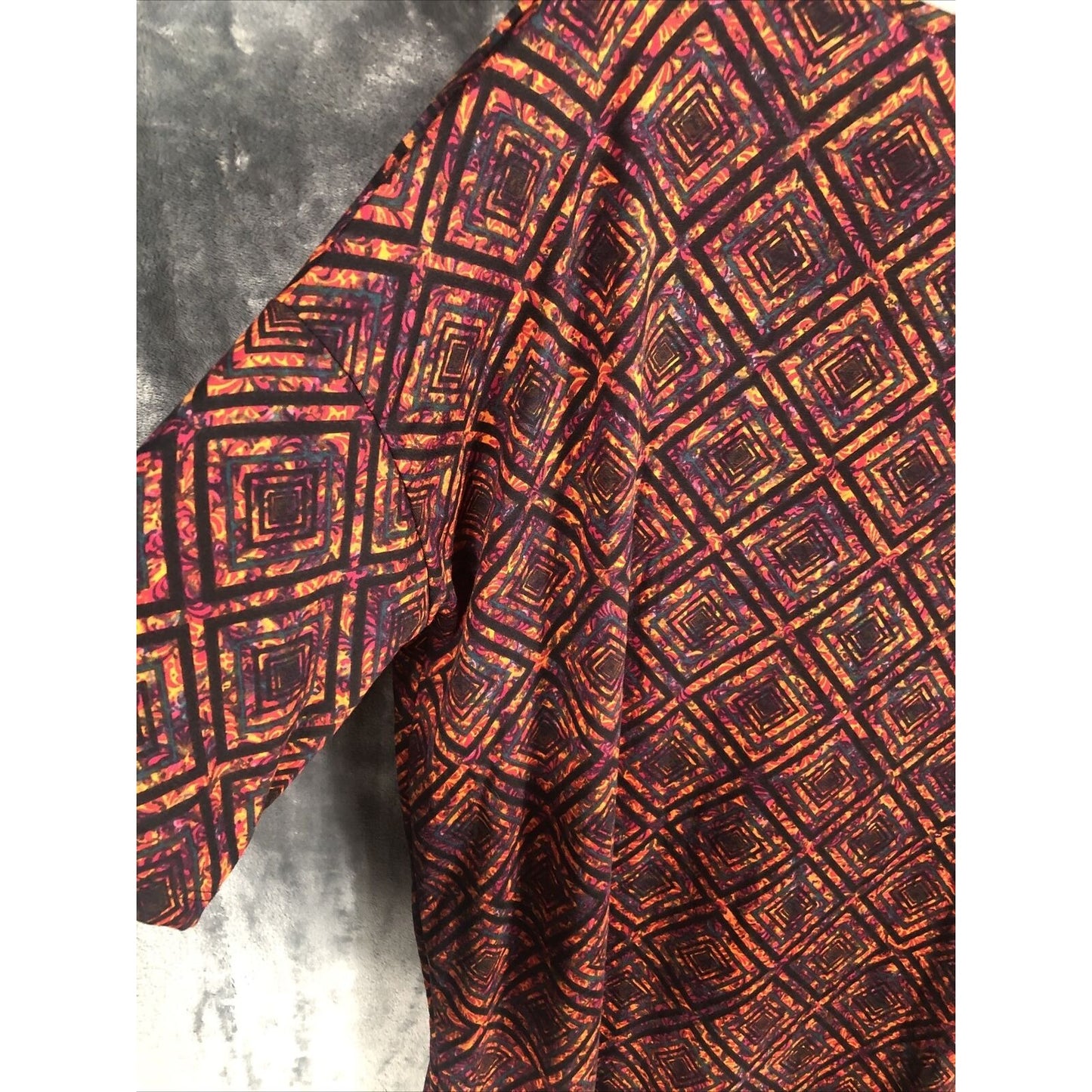 LuLaRoe Womens Shirt Short Sleeves Top Size Adult XL