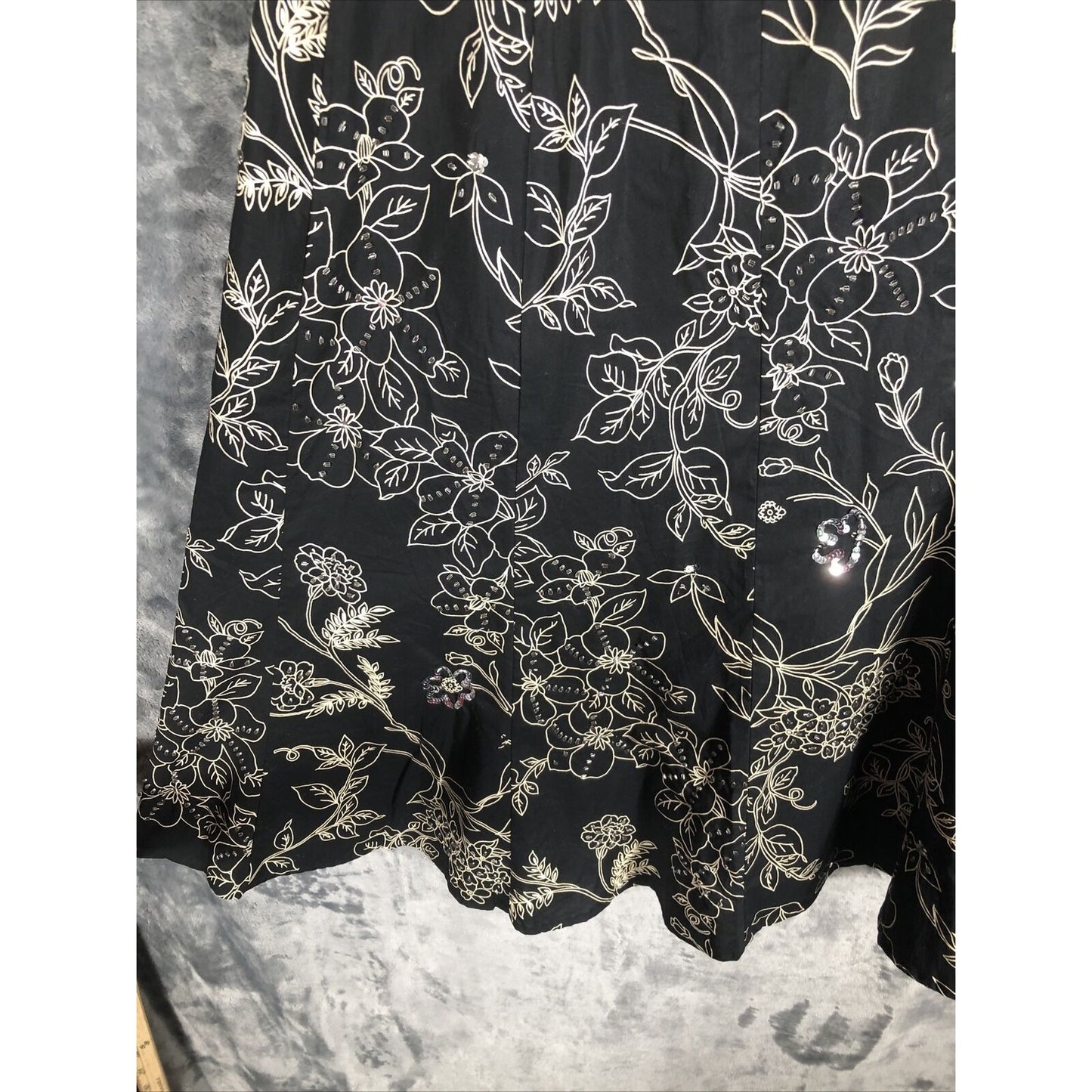 Ann Taylor Loft Skirt 4 Women’s Black Flare Floral Sequined Black Tan