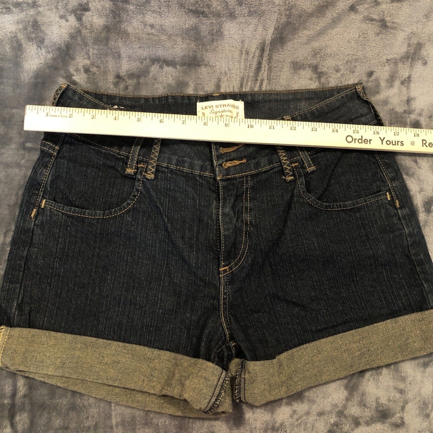 Signatures From Levi Strauss  Dubble Button shorts Size Misses 6