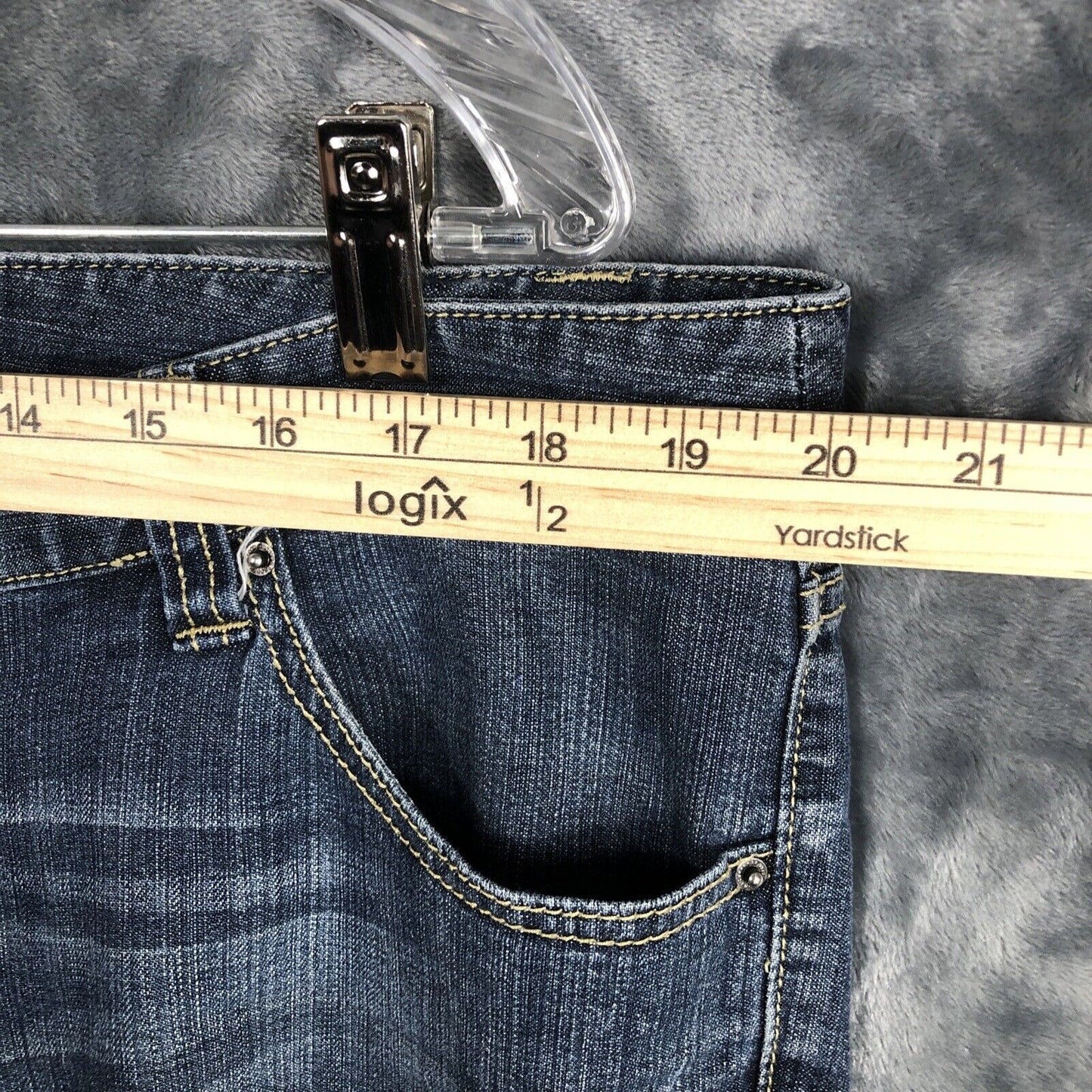 Mossimo Denim Bermuda Shorts Women’s Size Adult 17 Distressed Stretch Fit 6