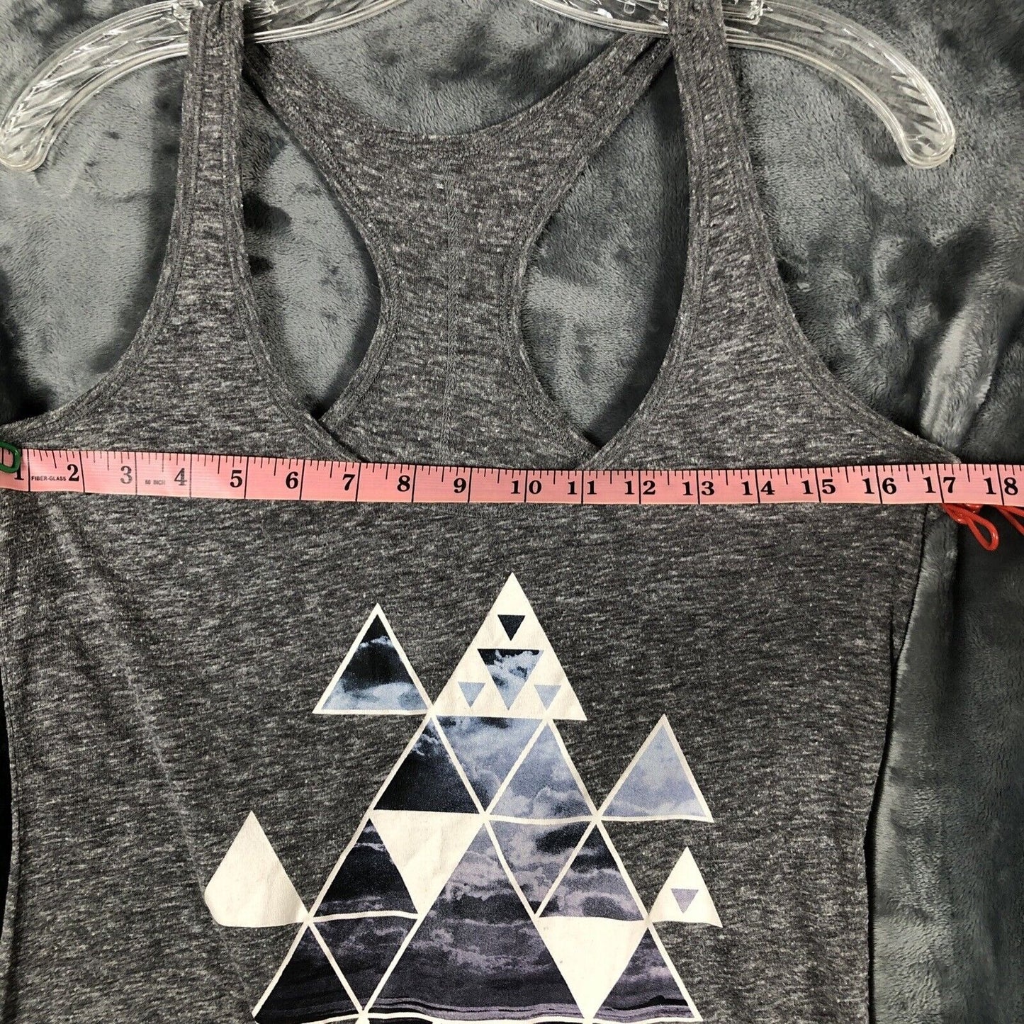Old Navy Tank Top Womens Size M Solid Heart Strong Body