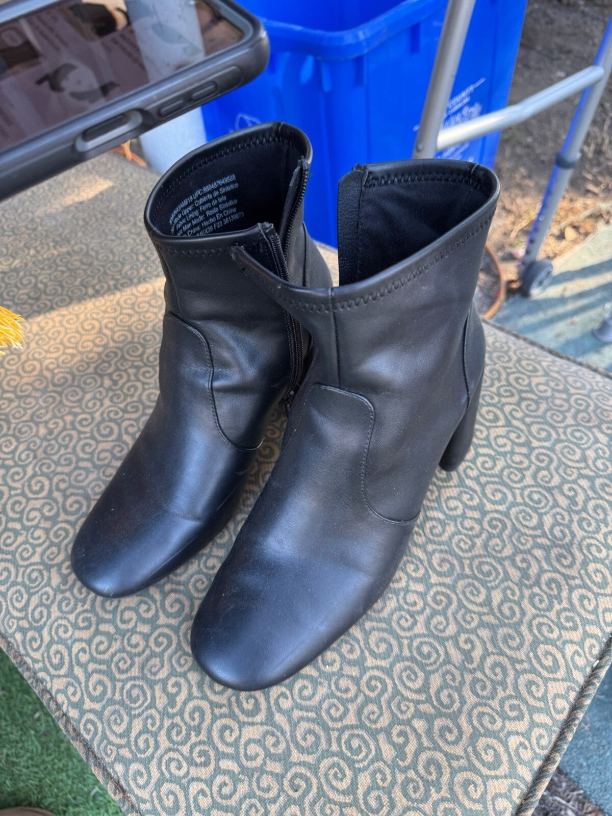 Steve Madden Womens Ankle Boots With Zipper Closure & Block Heel In Black