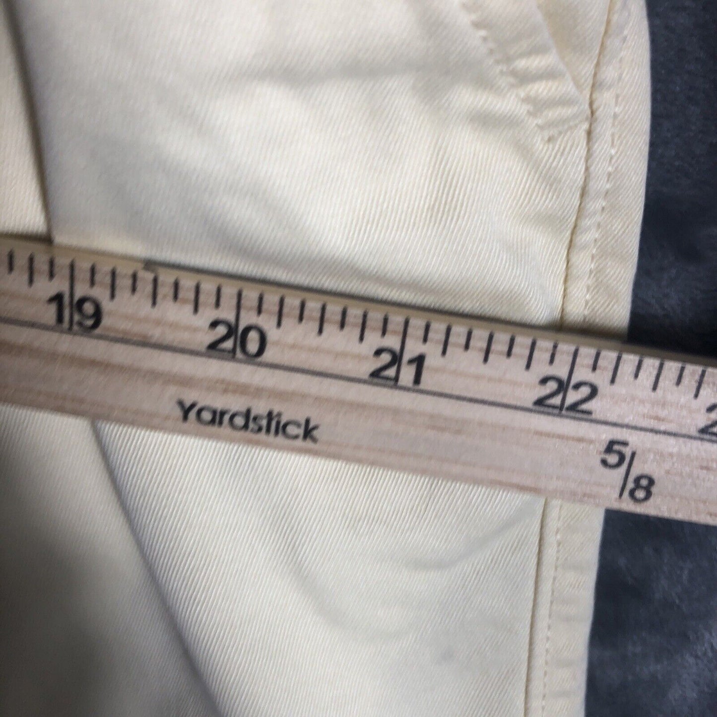 Madison Clothing Men's Size 36 10-Inch Inseam Yellow Cotton Chino Shorts NWT