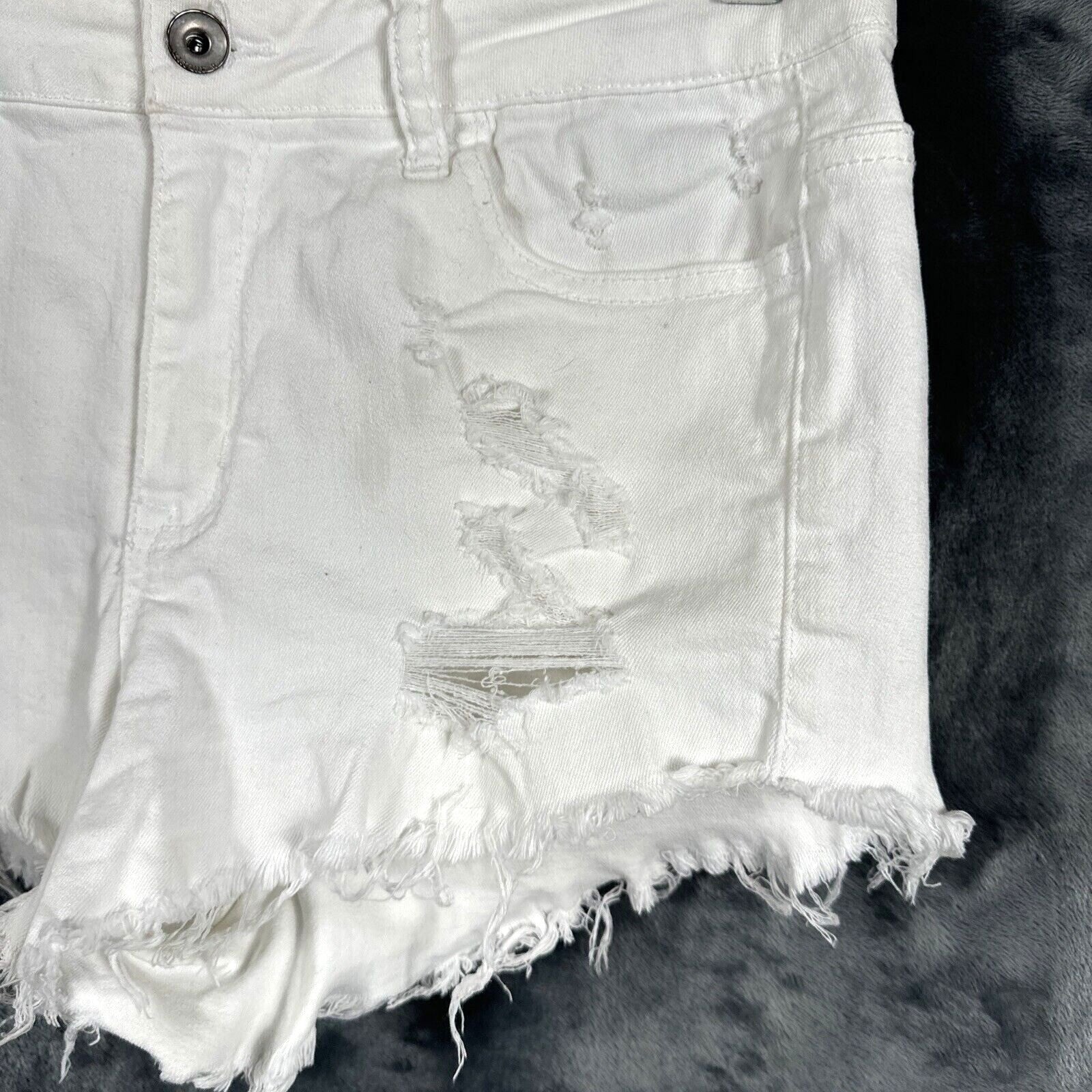 White Distressed Frayed Hem Denim Shorts Size M Klique B